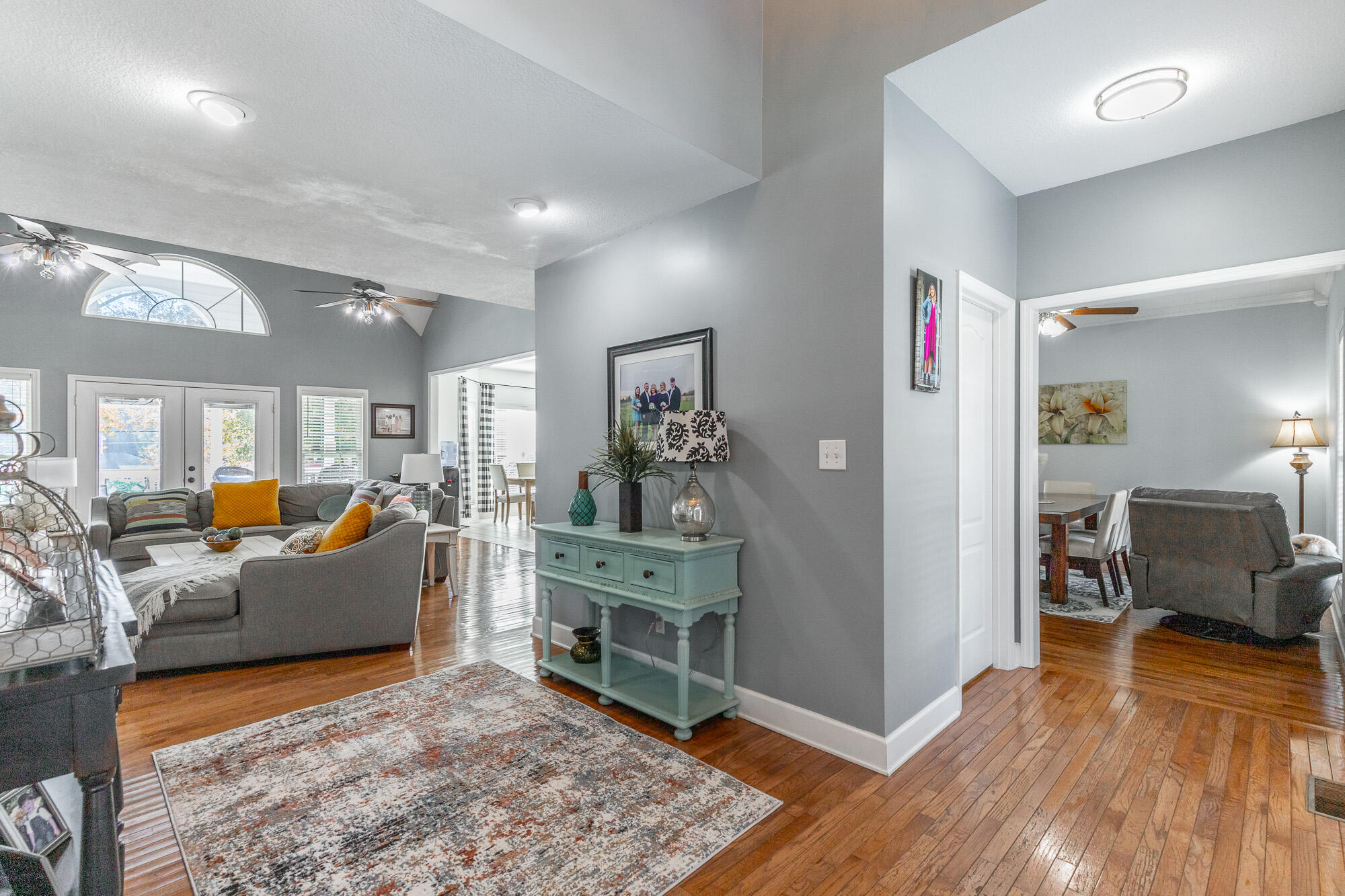 232 E Tennant Circle