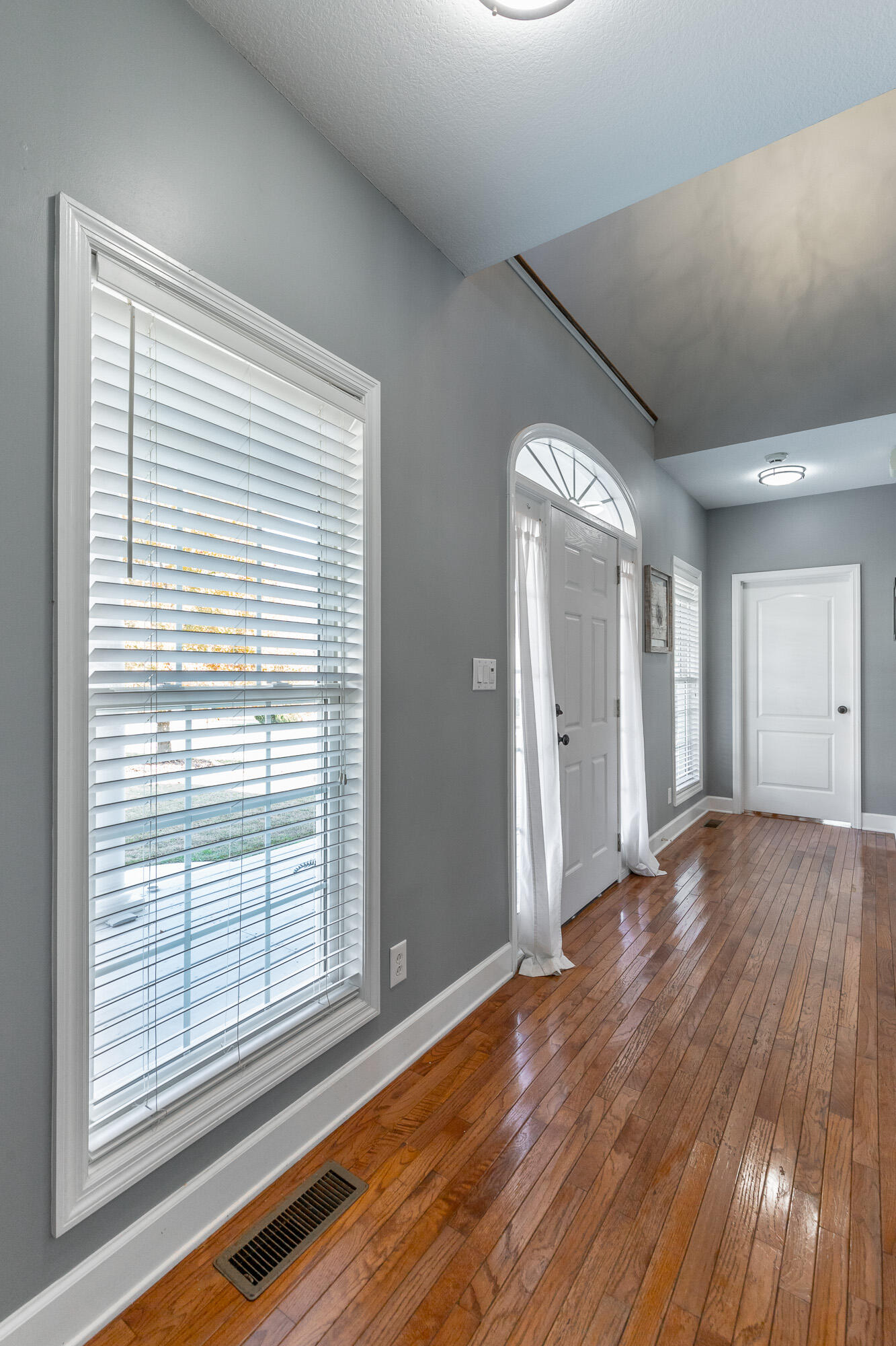 232 E Tennant Circle