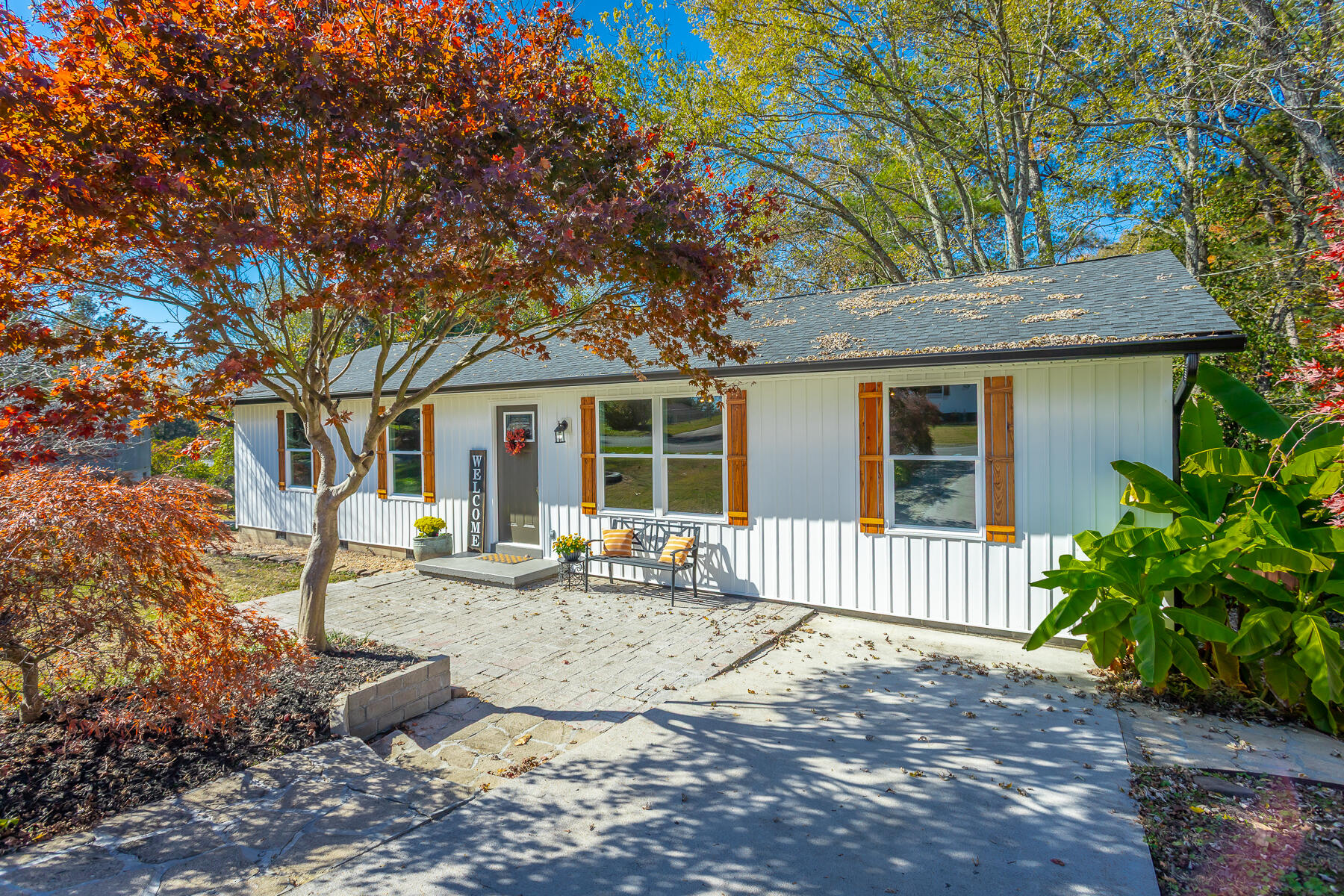 1303 Campbell Crescent, LaFayette