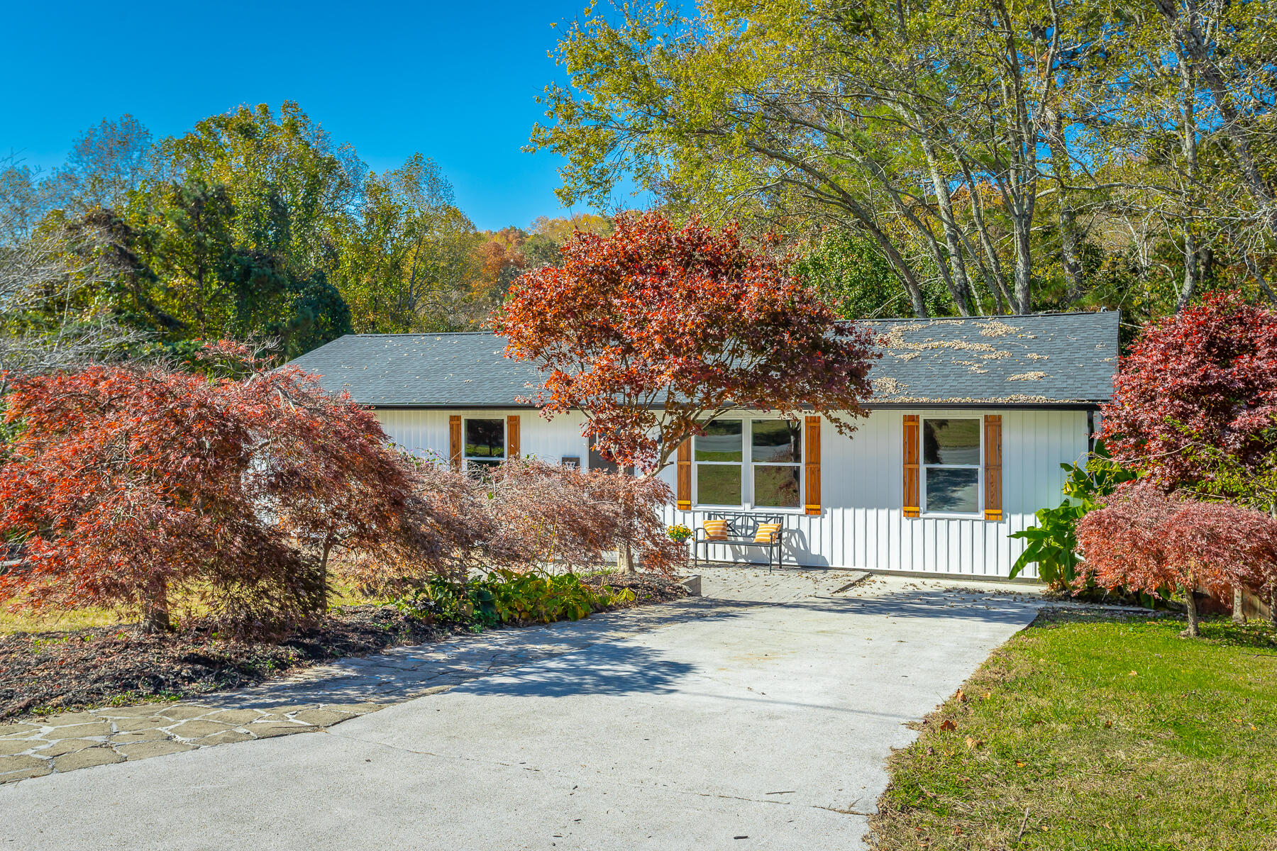 1303 Campbell Crescent, LaFayette