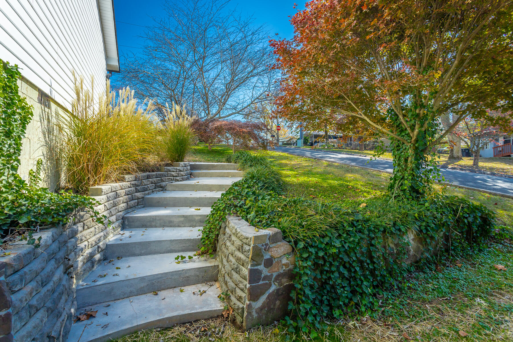 1303 Campbell Crescent, LaFayette