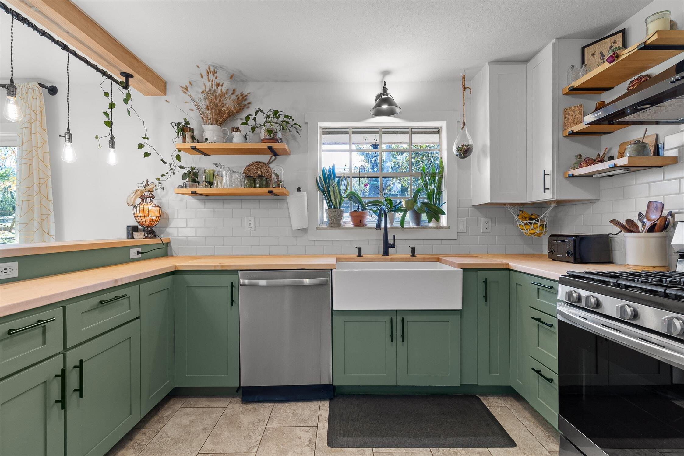 1638 Green Hill Drive