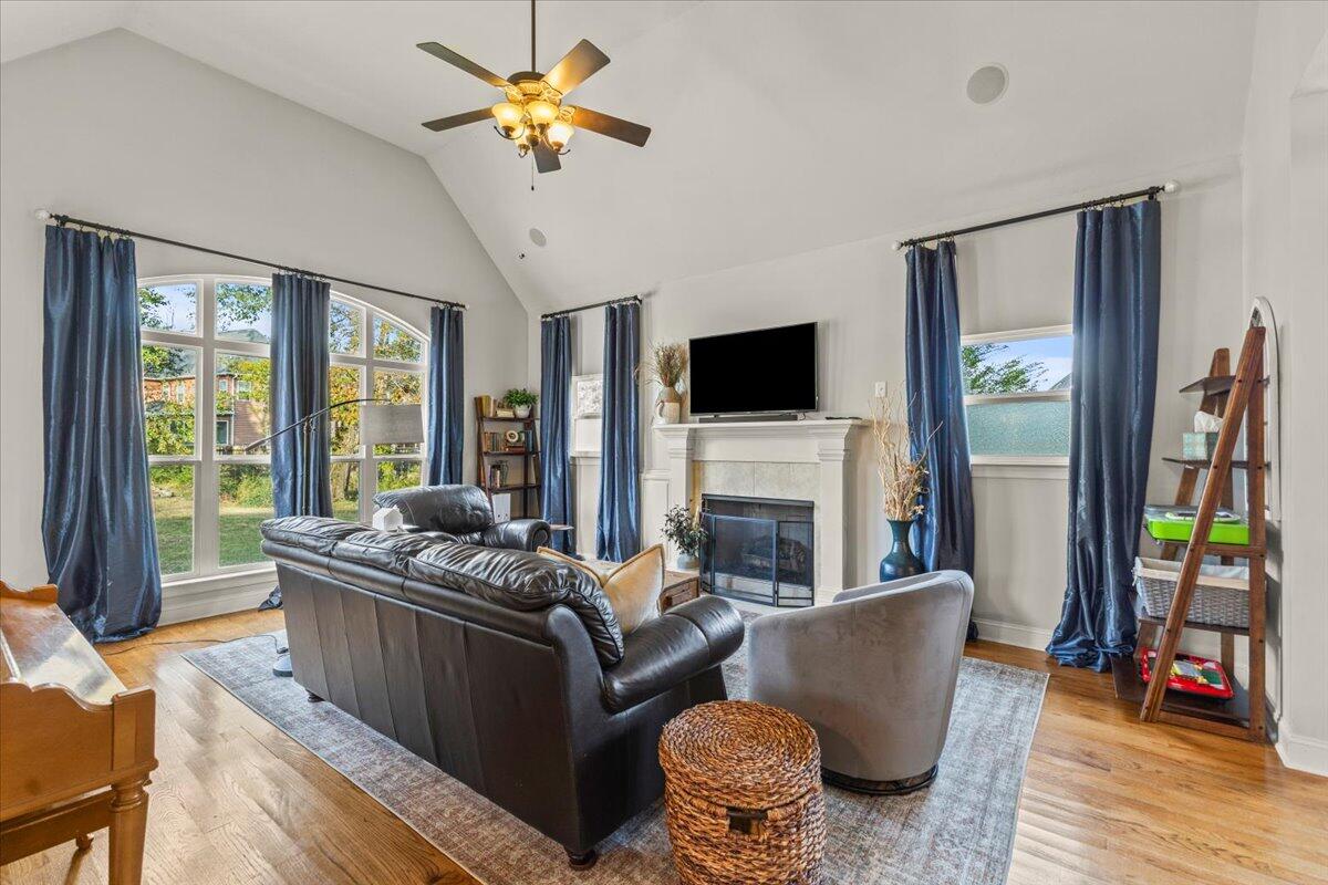 1986 Plymouth Street