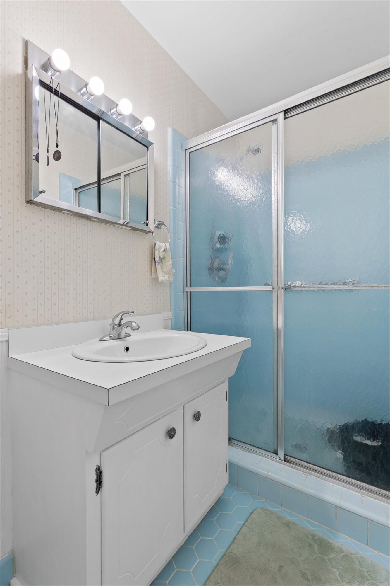 4607 Cloverdale Loop