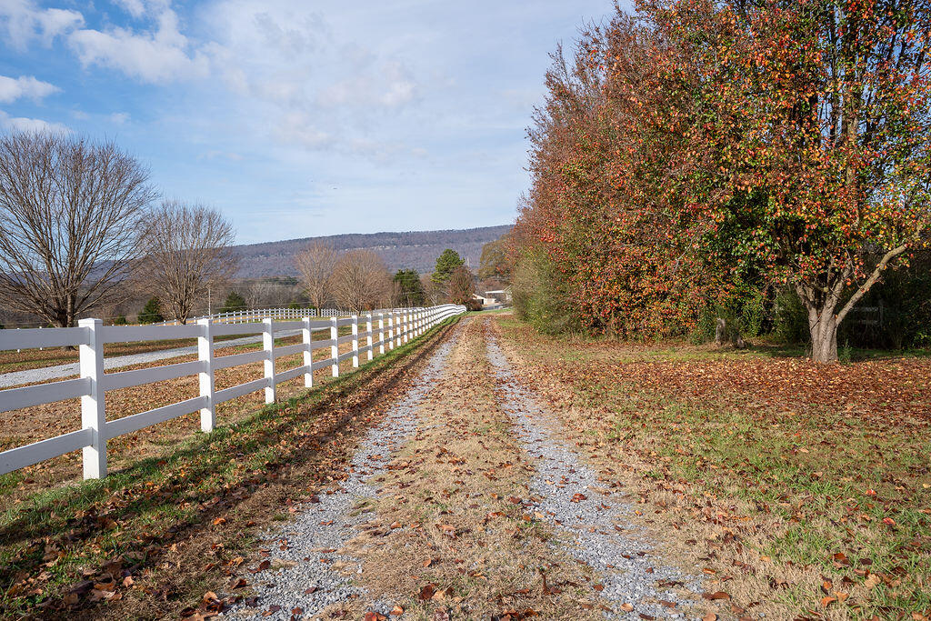 6671 Highway 337, LaFayette