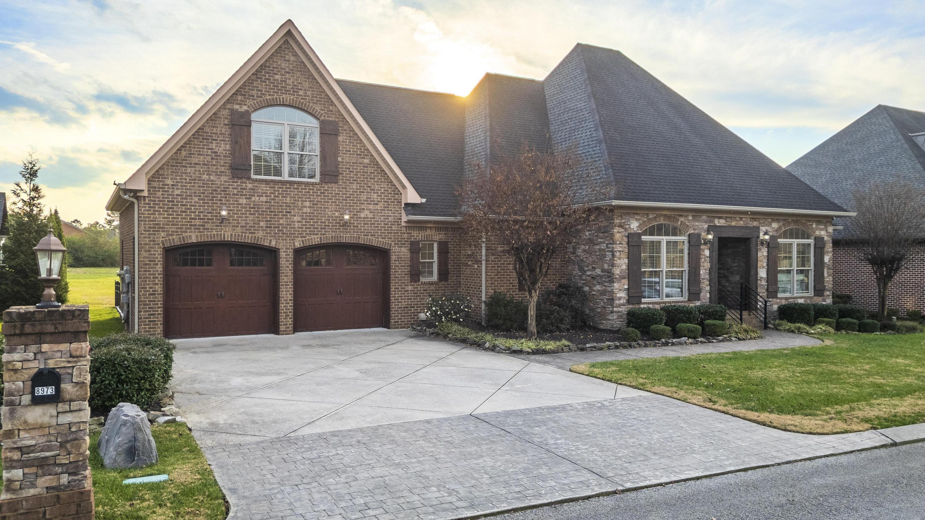 8973 Rostis Lane
