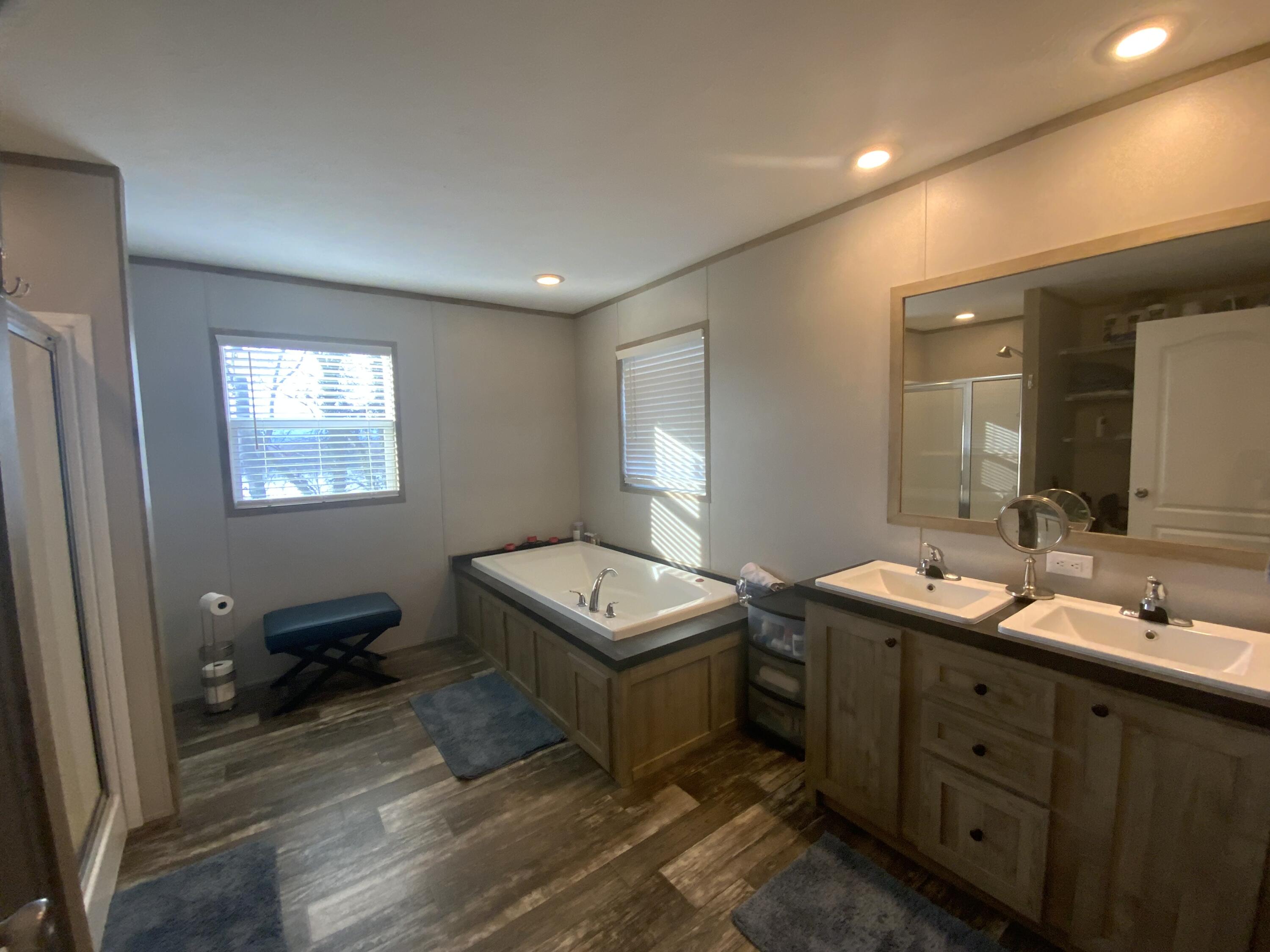 1118 Holly Glen Lane