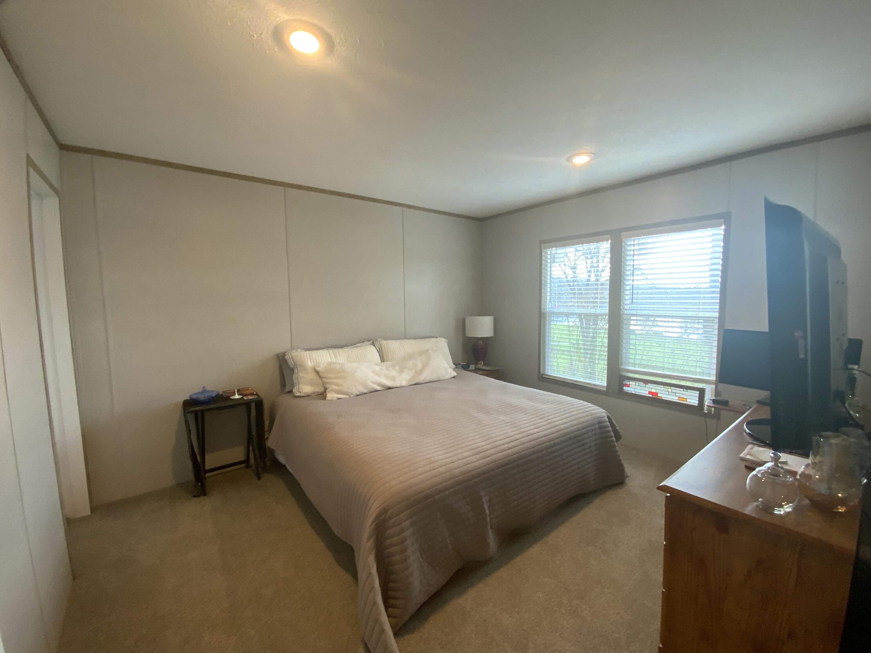 1118 Holly Glen Lane