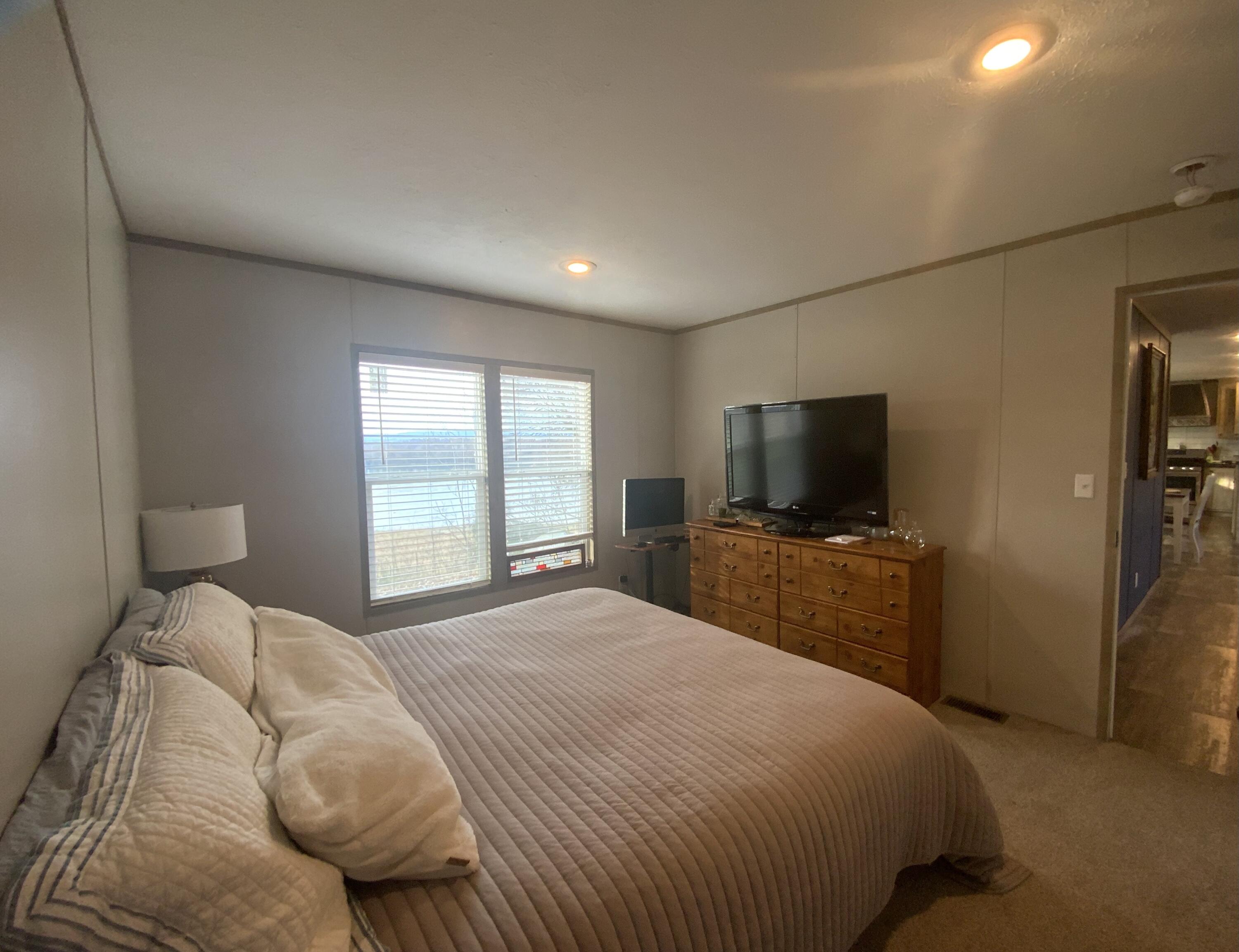 1118 Holly Glen Lane