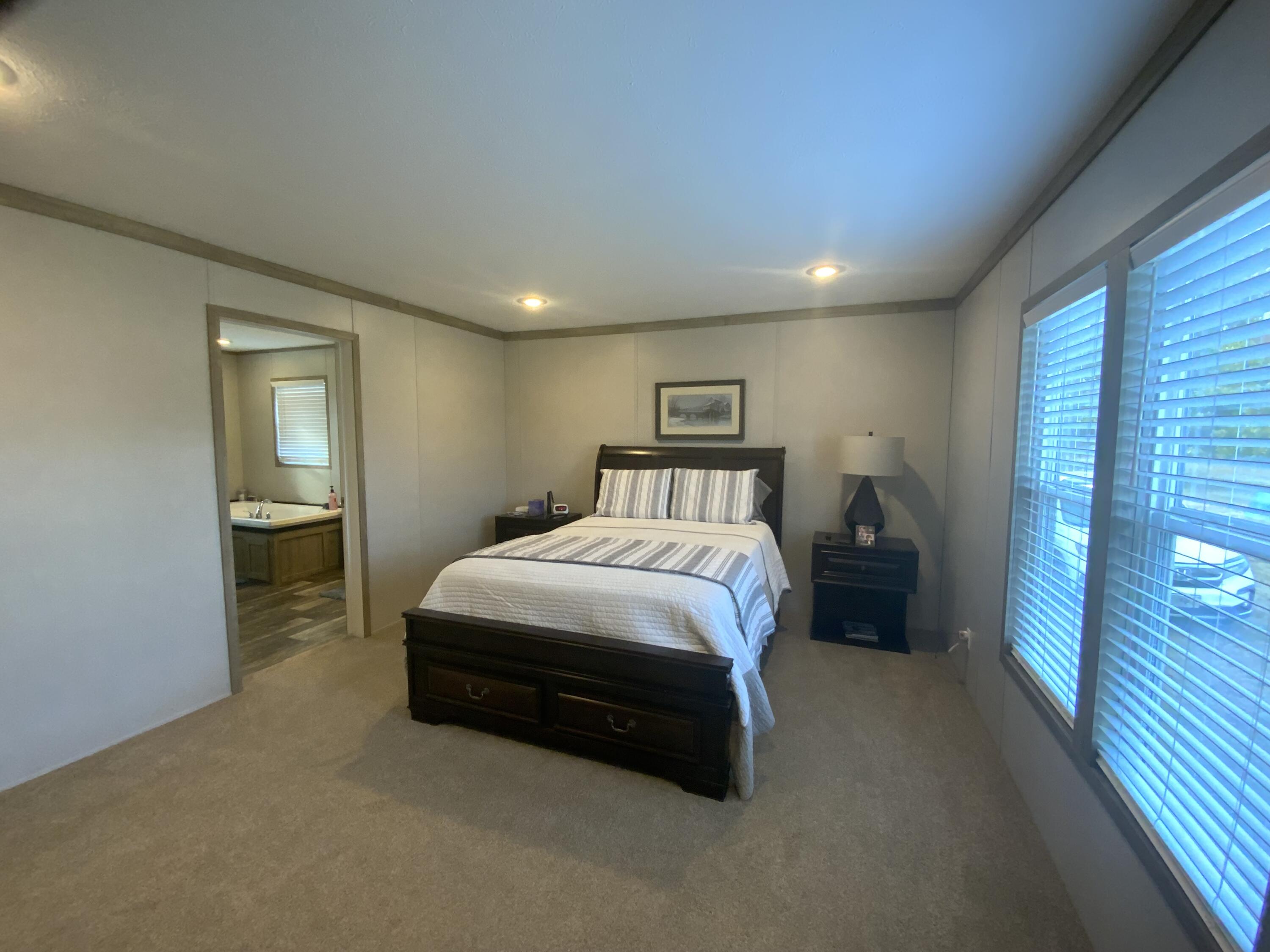 1118 Holly Glen Lane