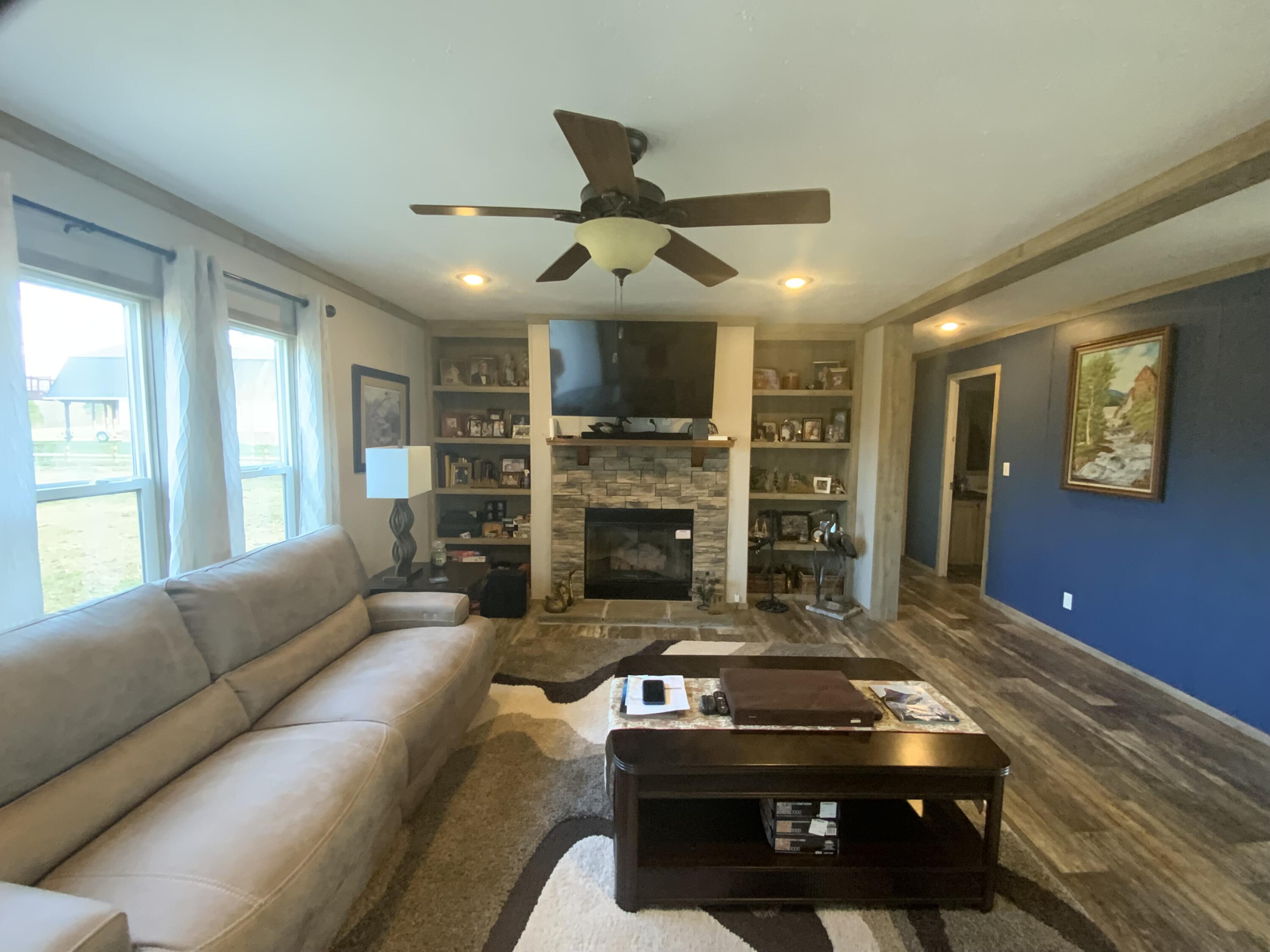 1118 Holly Glen Lane