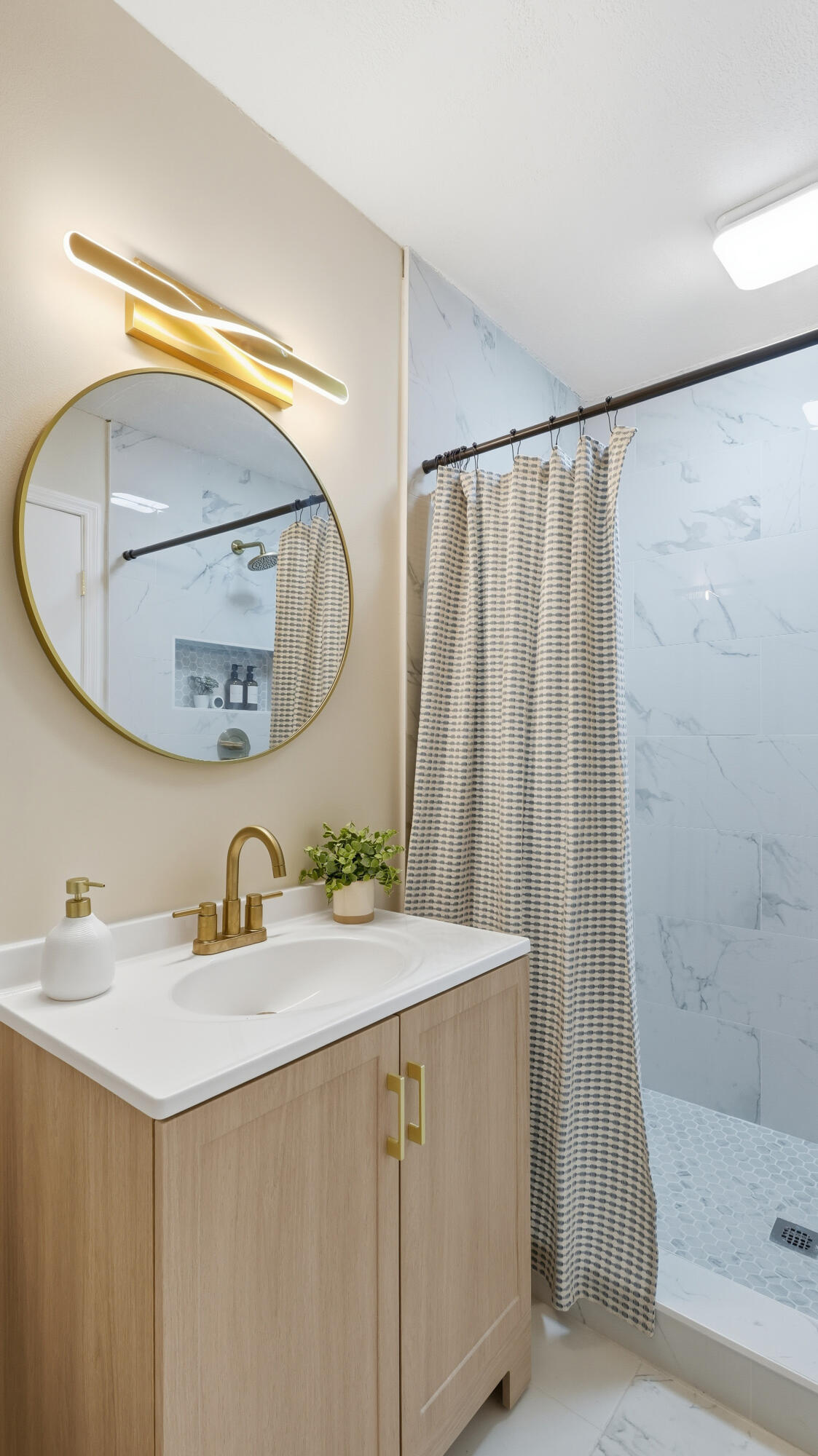 4305 Oakland Terrace