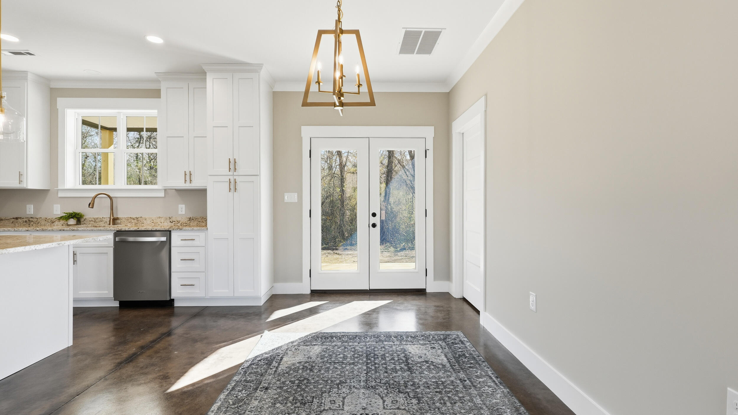 208 Old State Hwy 28