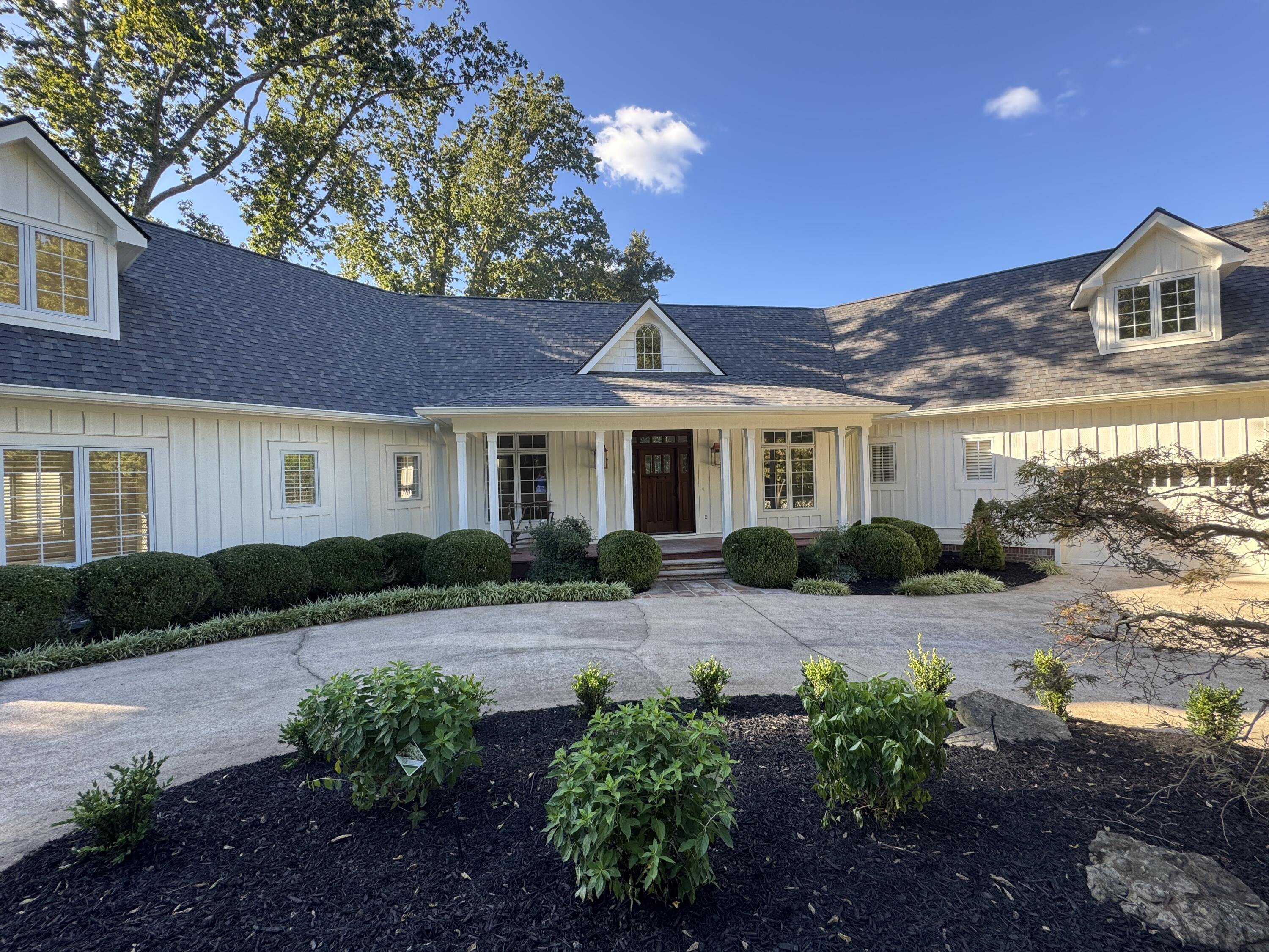 1117 Winding Oaks Way