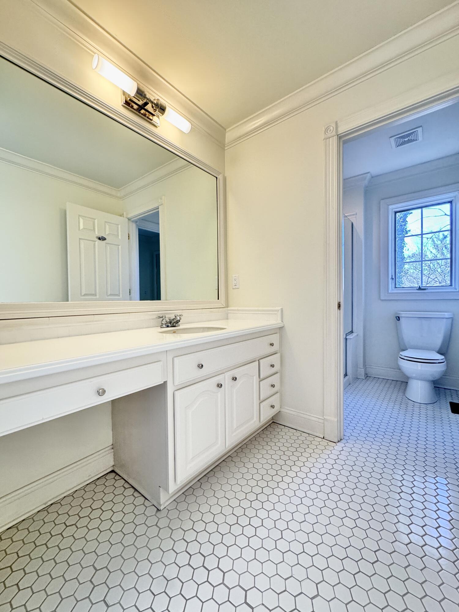 1117 Winding Oaks Way