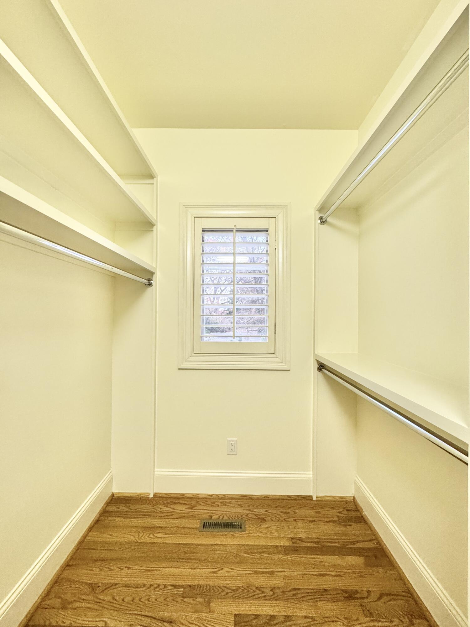 1117 Winding Oaks Way