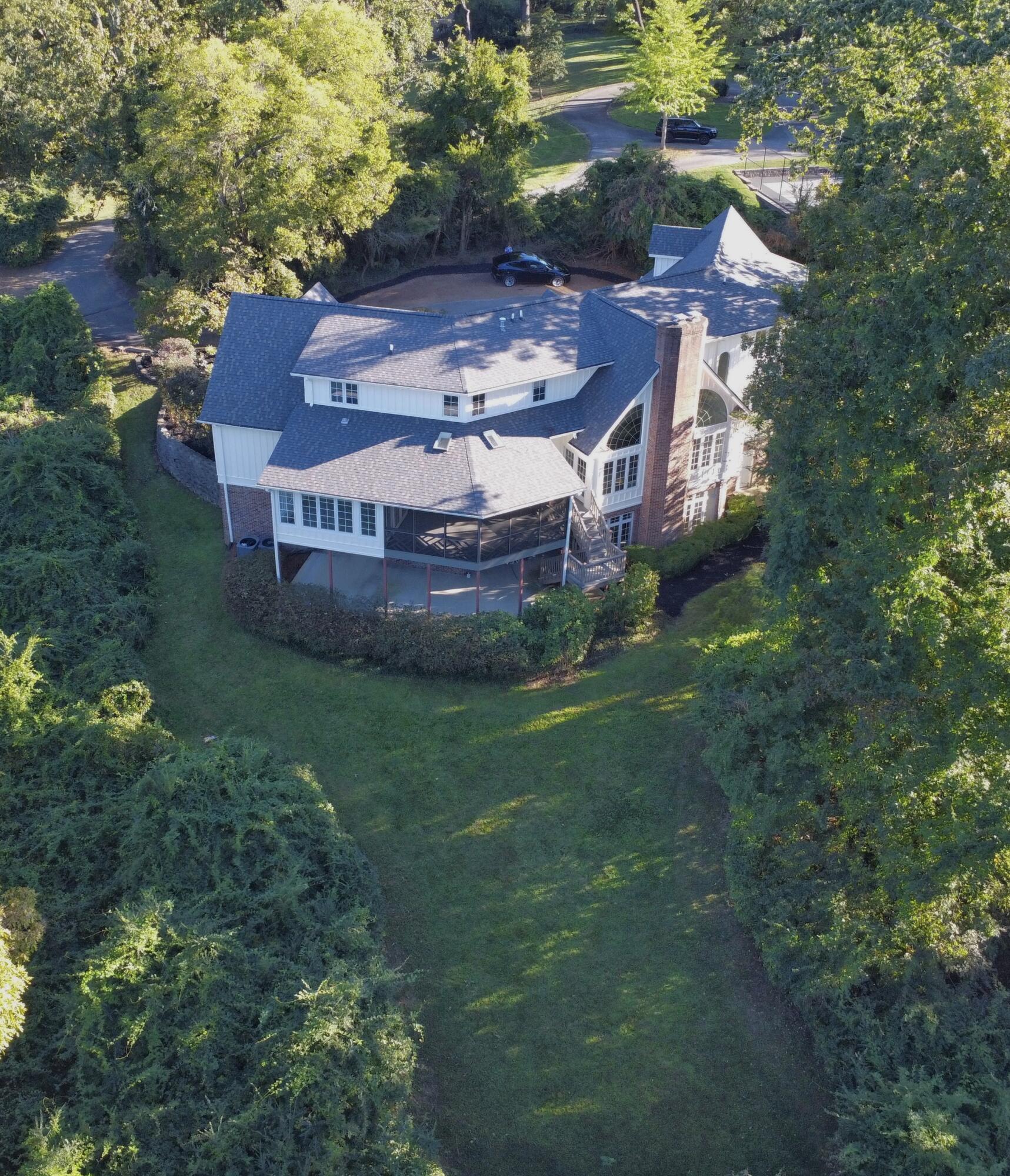 1117 Winding Oaks Way