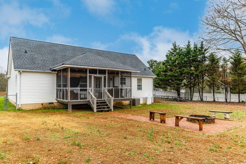 34 Winter Lane, LaFayette