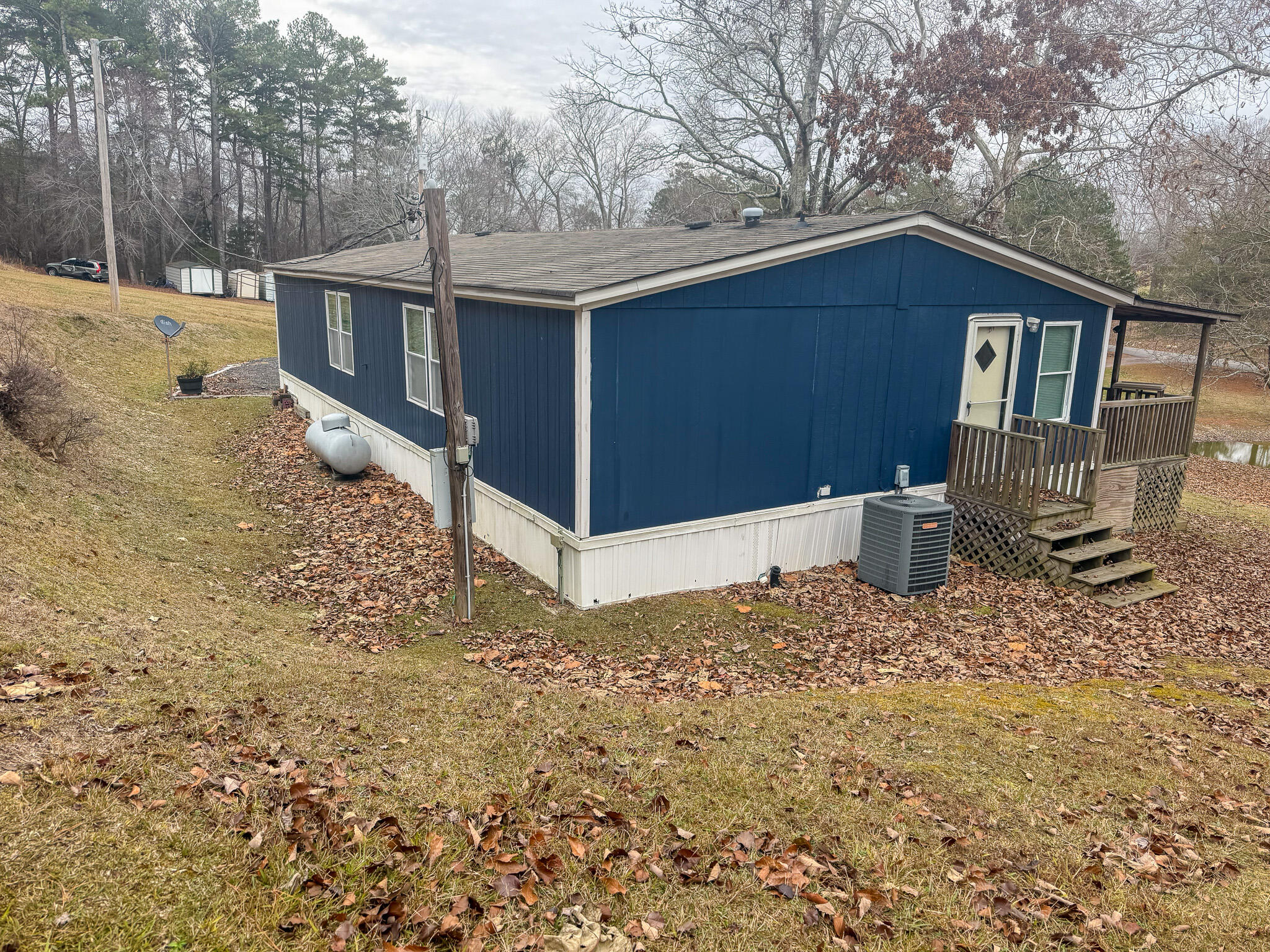 2906 Davis Road