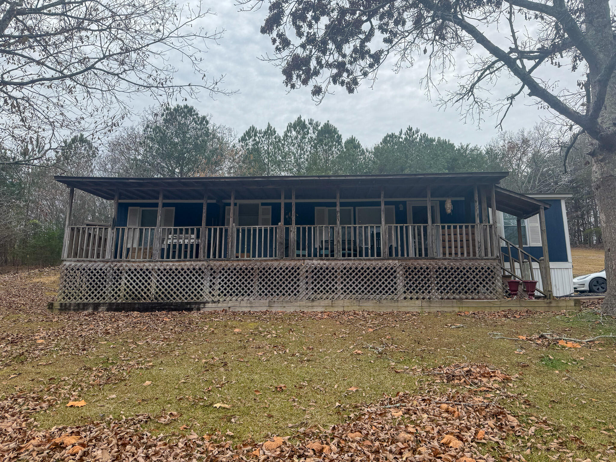 2906 Davis Road
