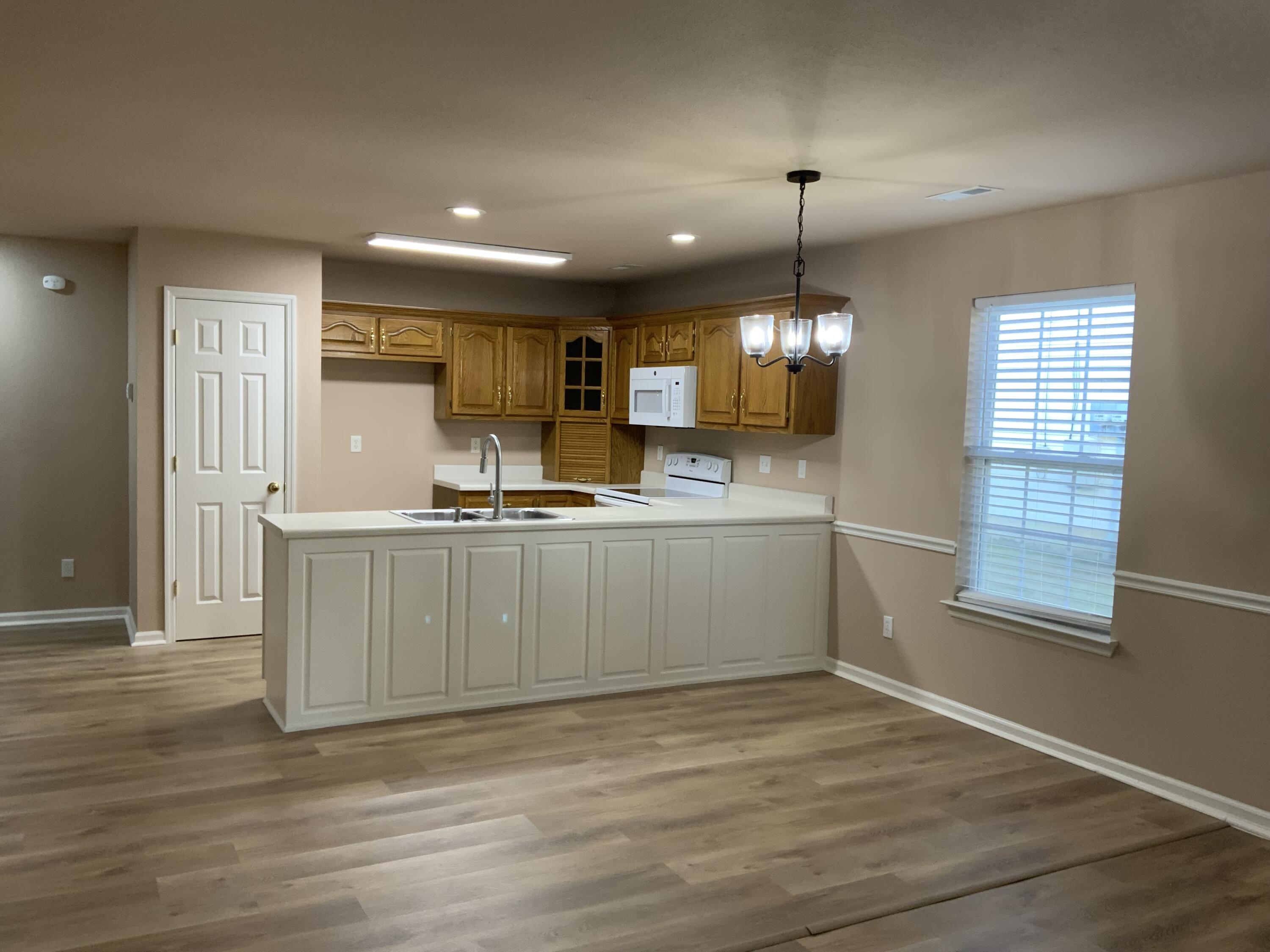 196 Flagstone Drive