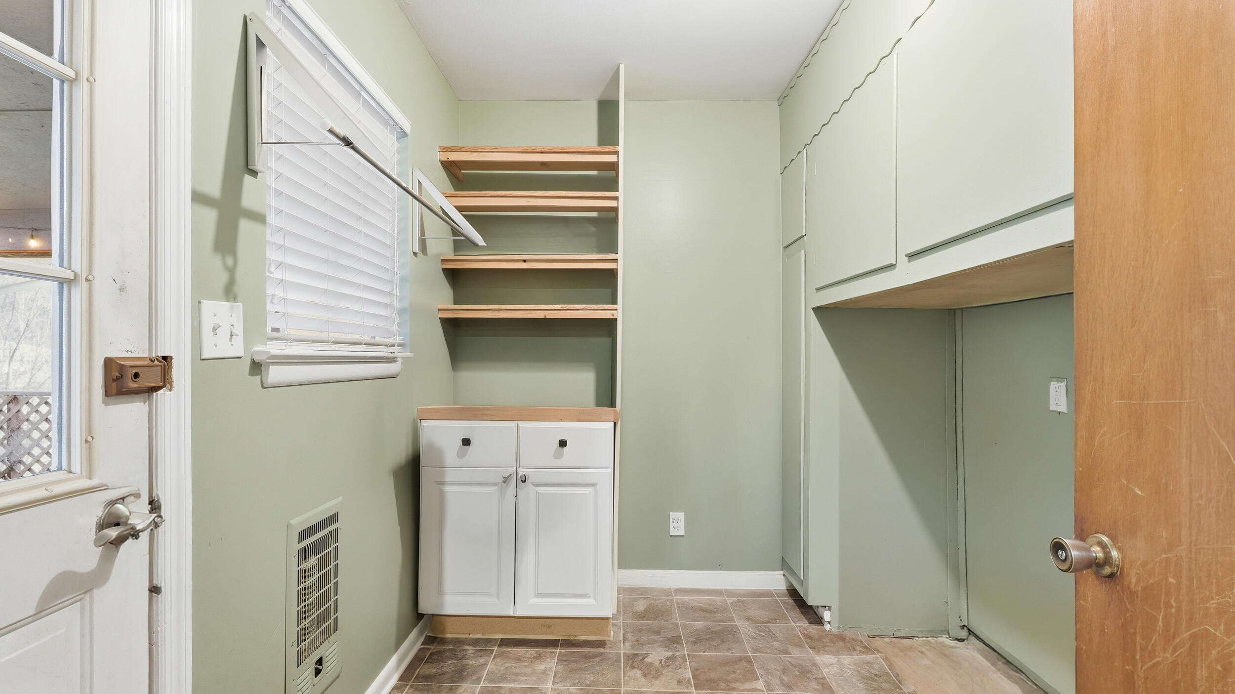 4625 Lake Haven Drive