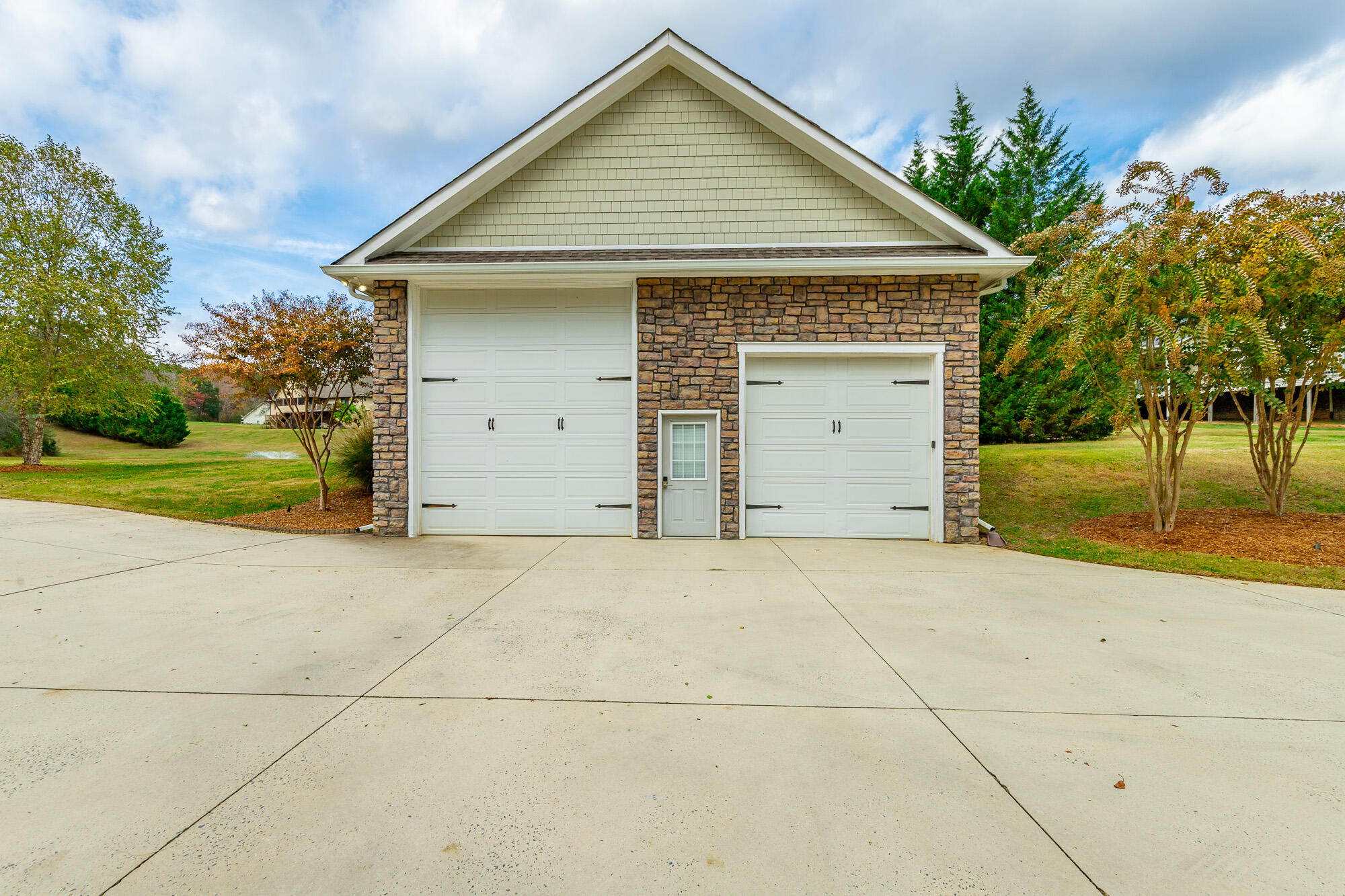 43 Hidden Hills Drive