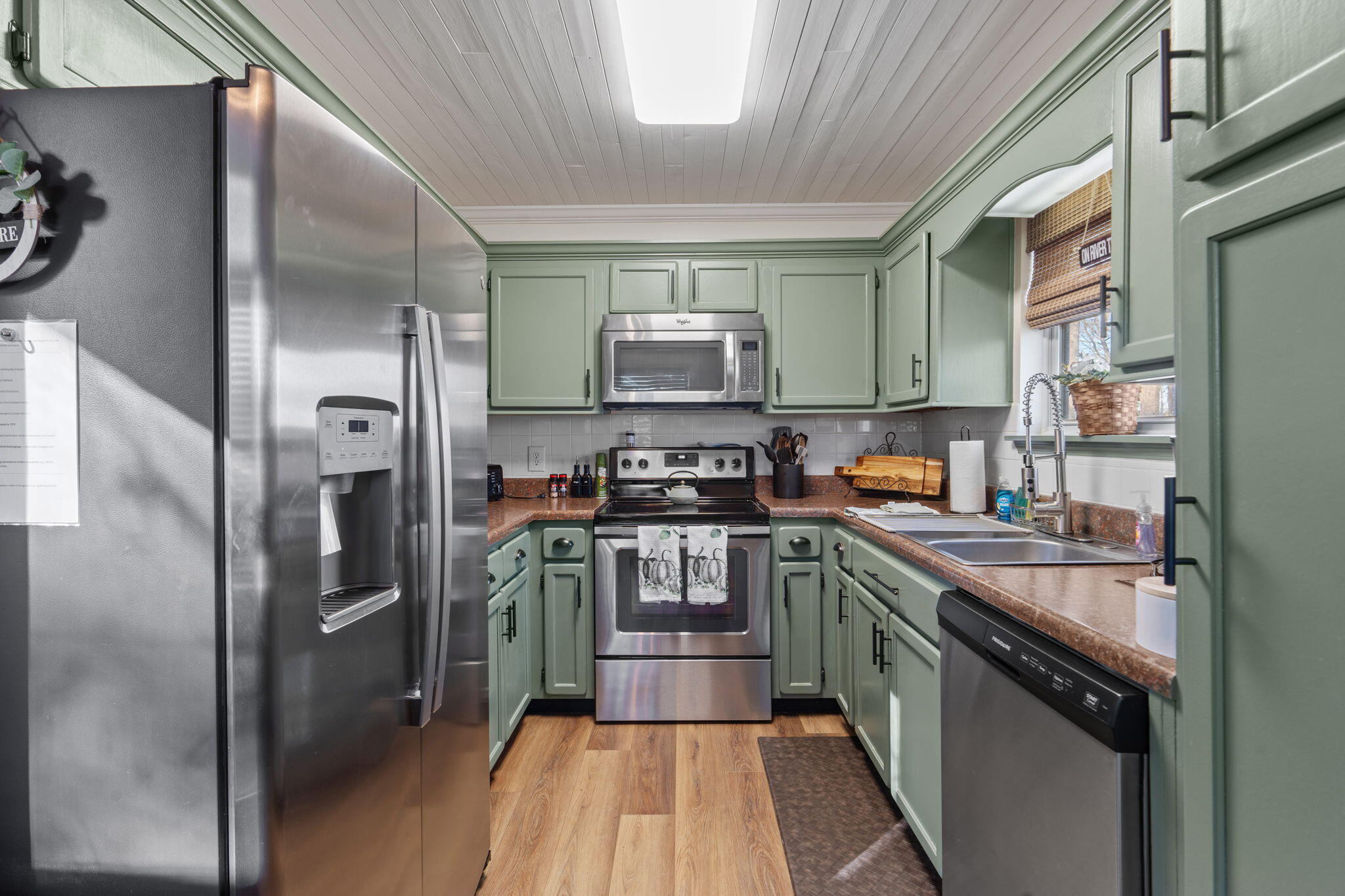 757 Lakehaven Circle