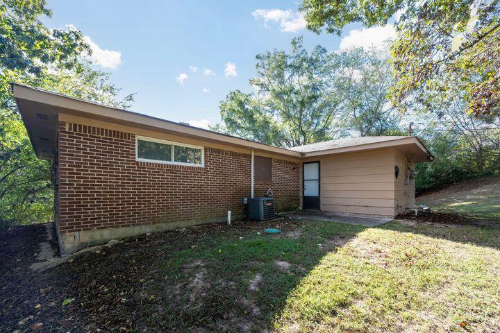 5041/5043 Shoals Lane