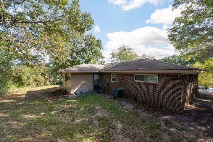 5041/5043 Shoals Lane