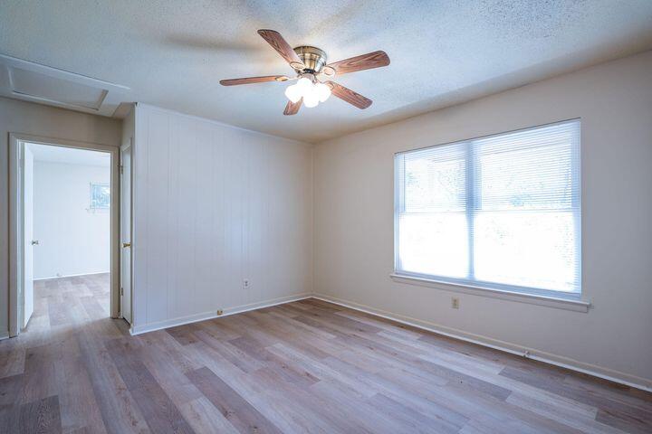 5041/5043 Shoals Lane