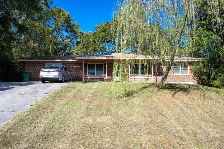 5041/5043 Shoals Lane