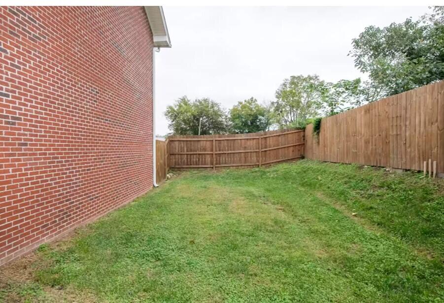 270 NE Trunk Street NE, 270