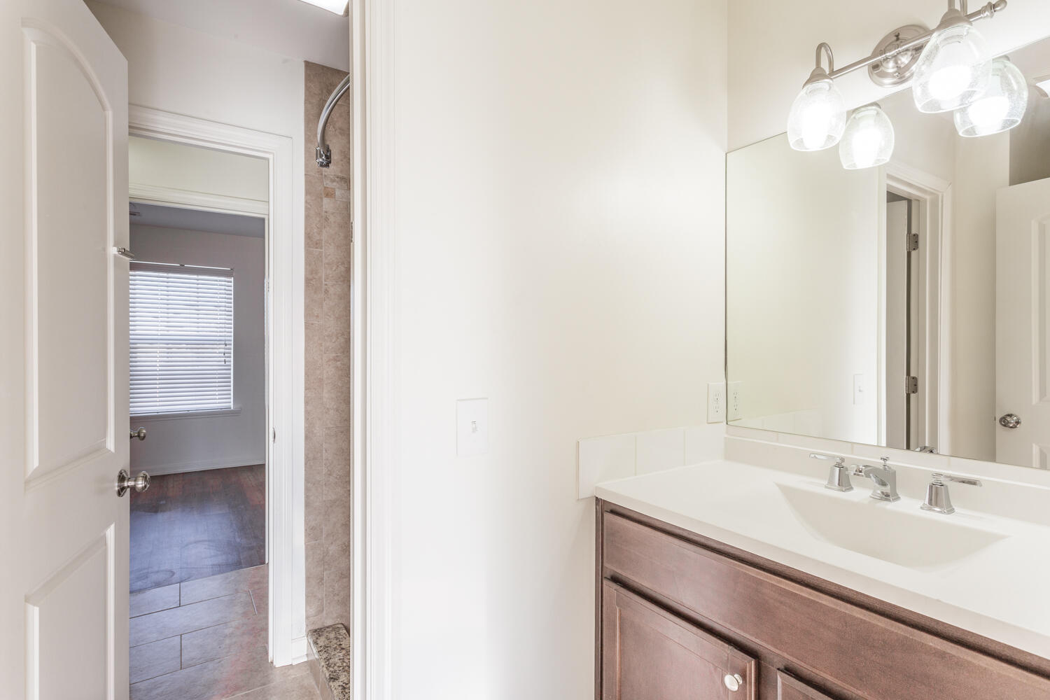 270 NE Trunk Street NE, 270