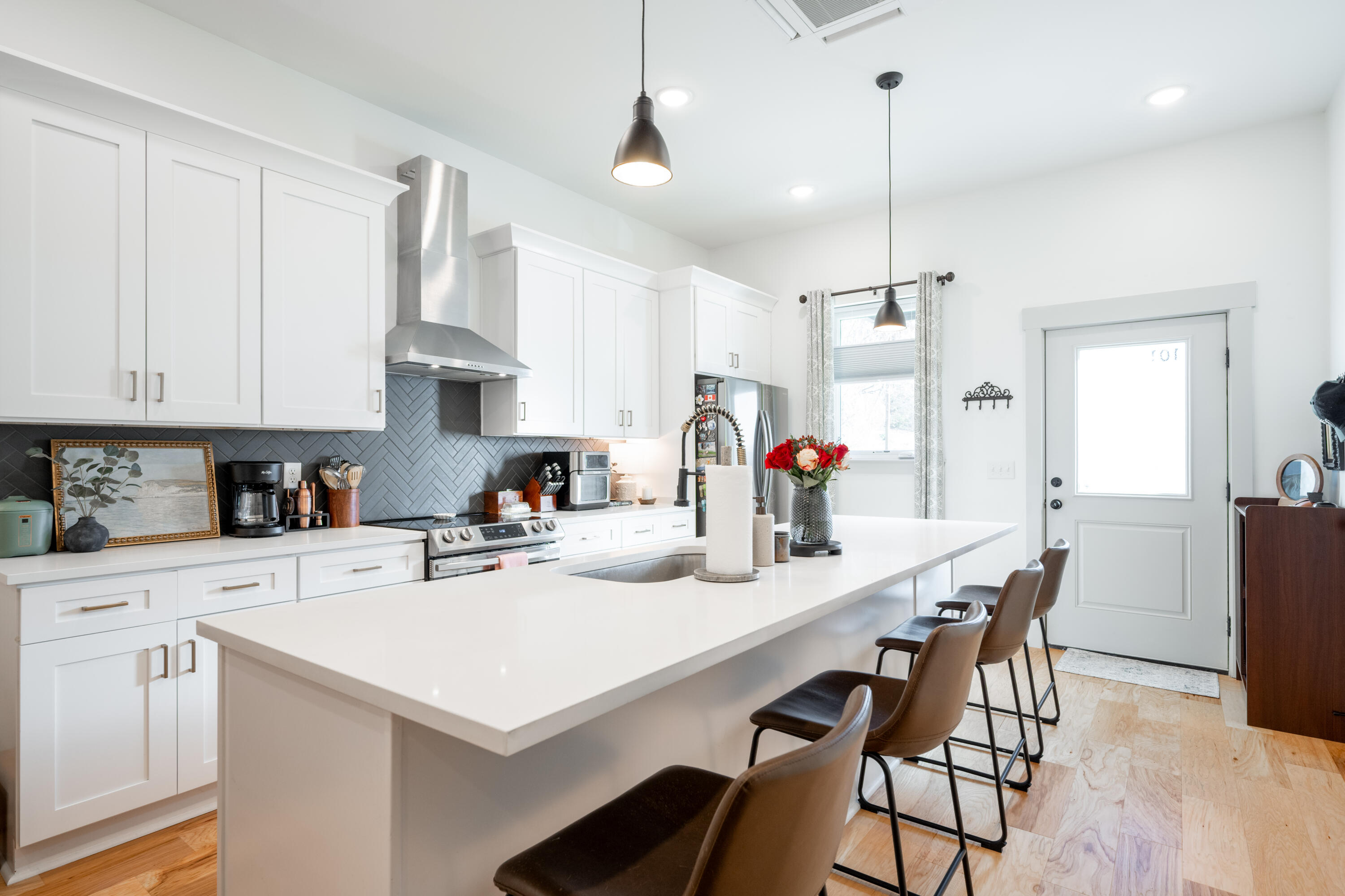 899 Cherokee Boulevard, 101