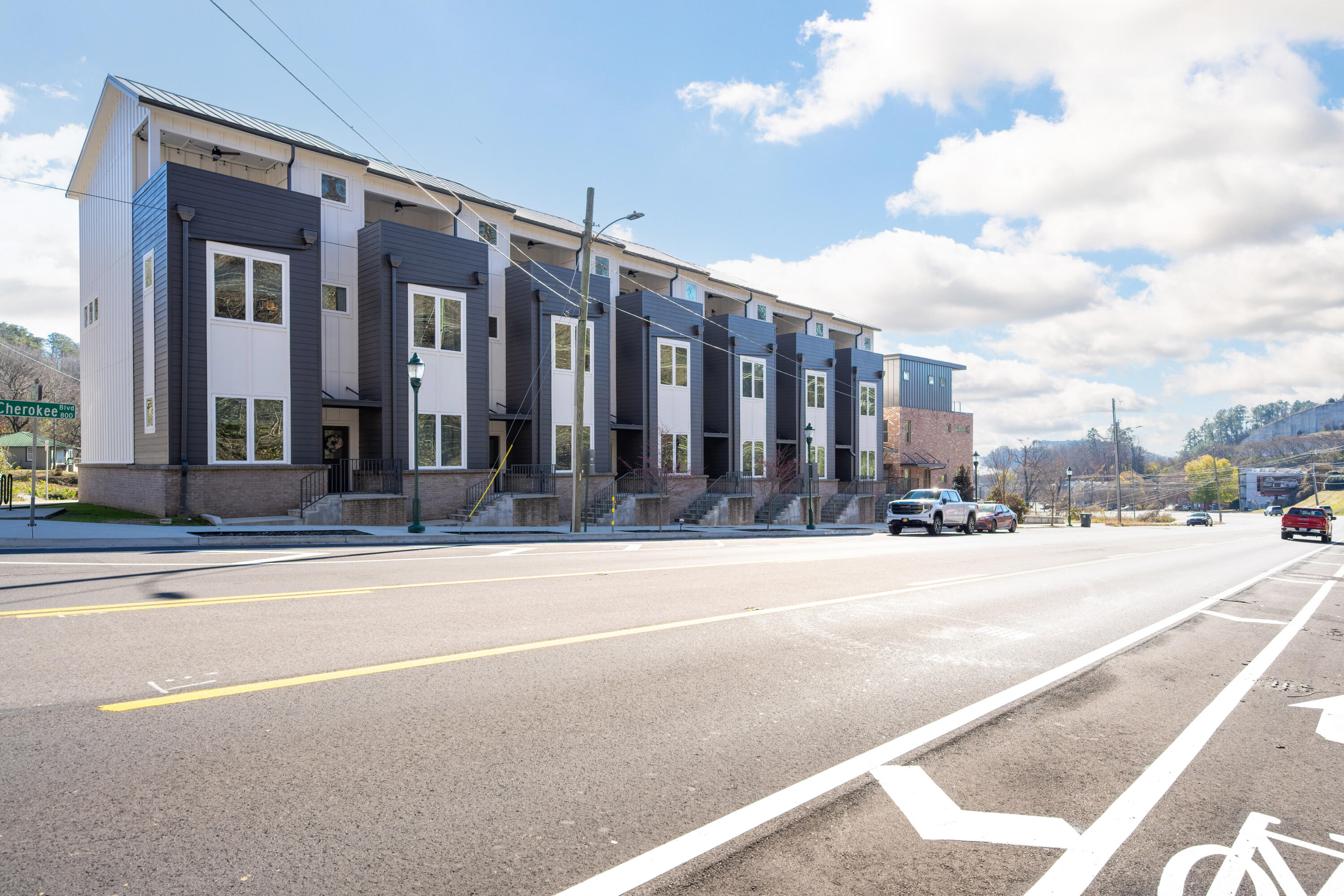 899 Cherokee Boulevard, 101