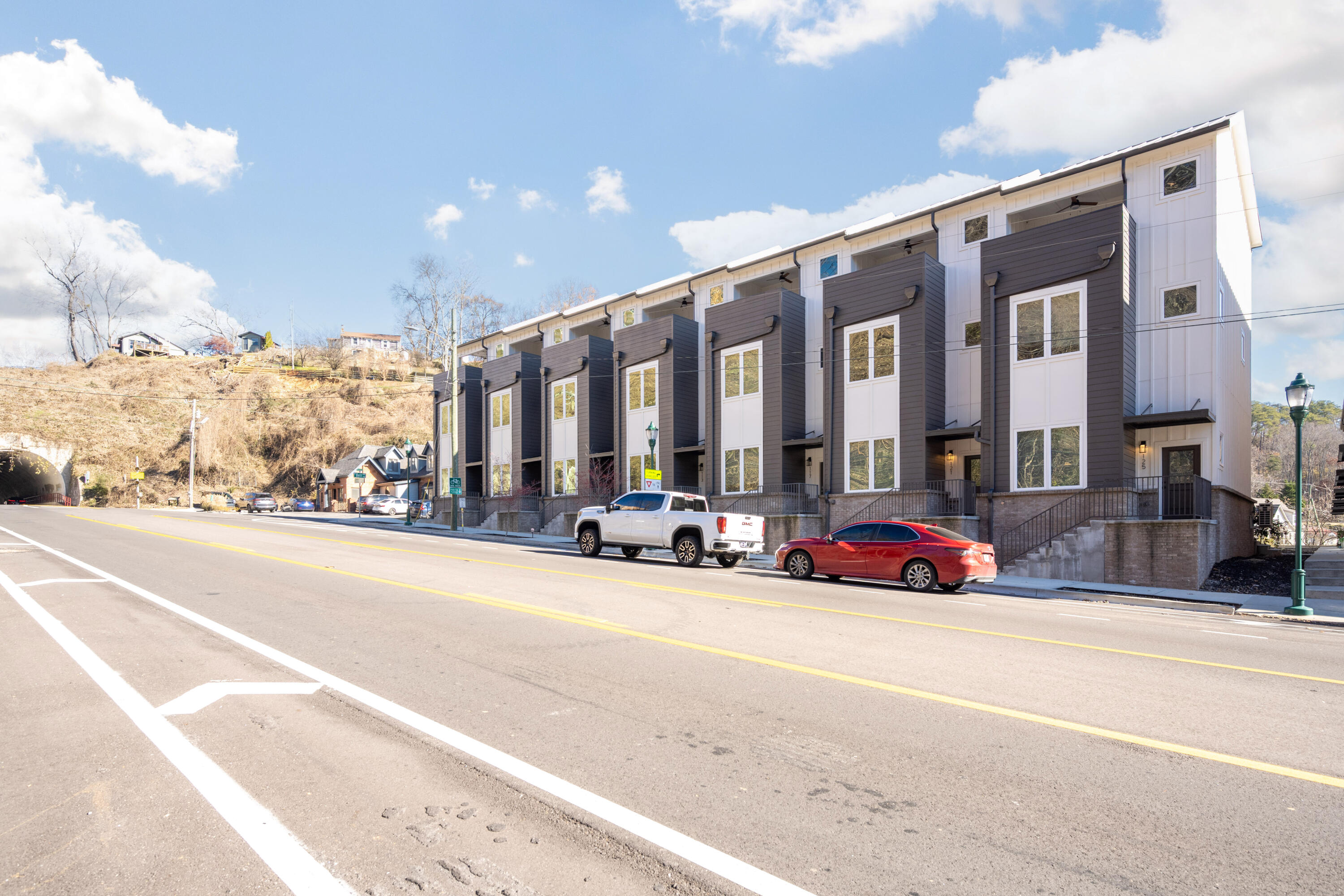 899 Cherokee Boulevard, 101