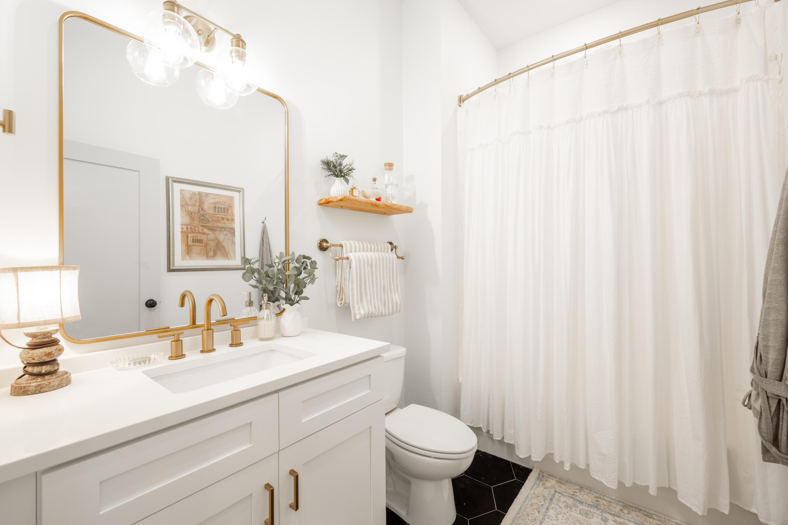 899 Cherokee Boulevard, 101