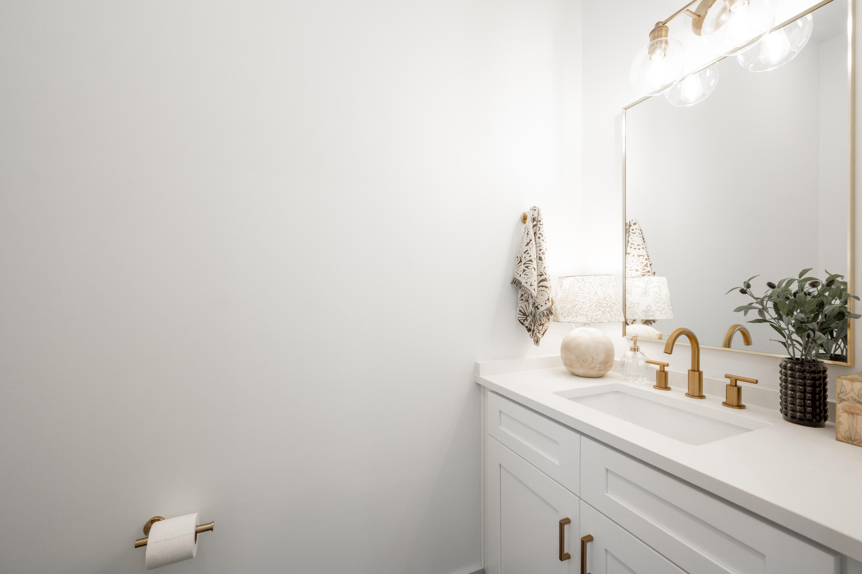 899 Cherokee Boulevard, 101