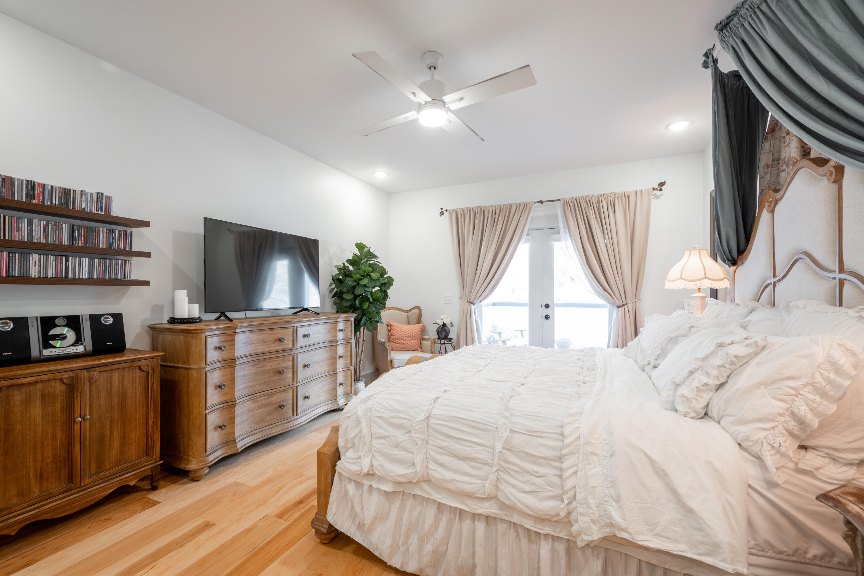 899 Cherokee Boulevard, 101