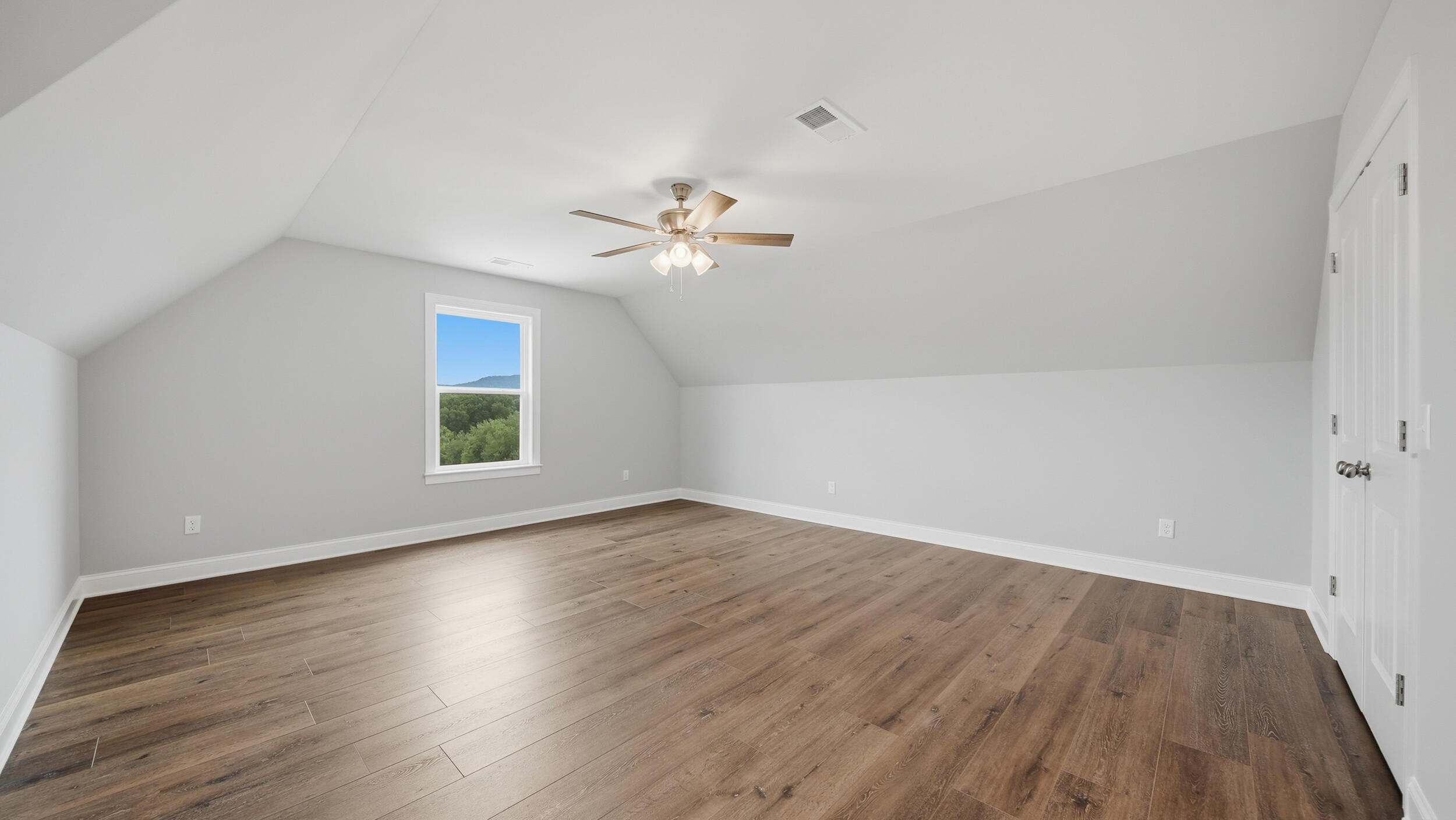 8076 Abraham Lane