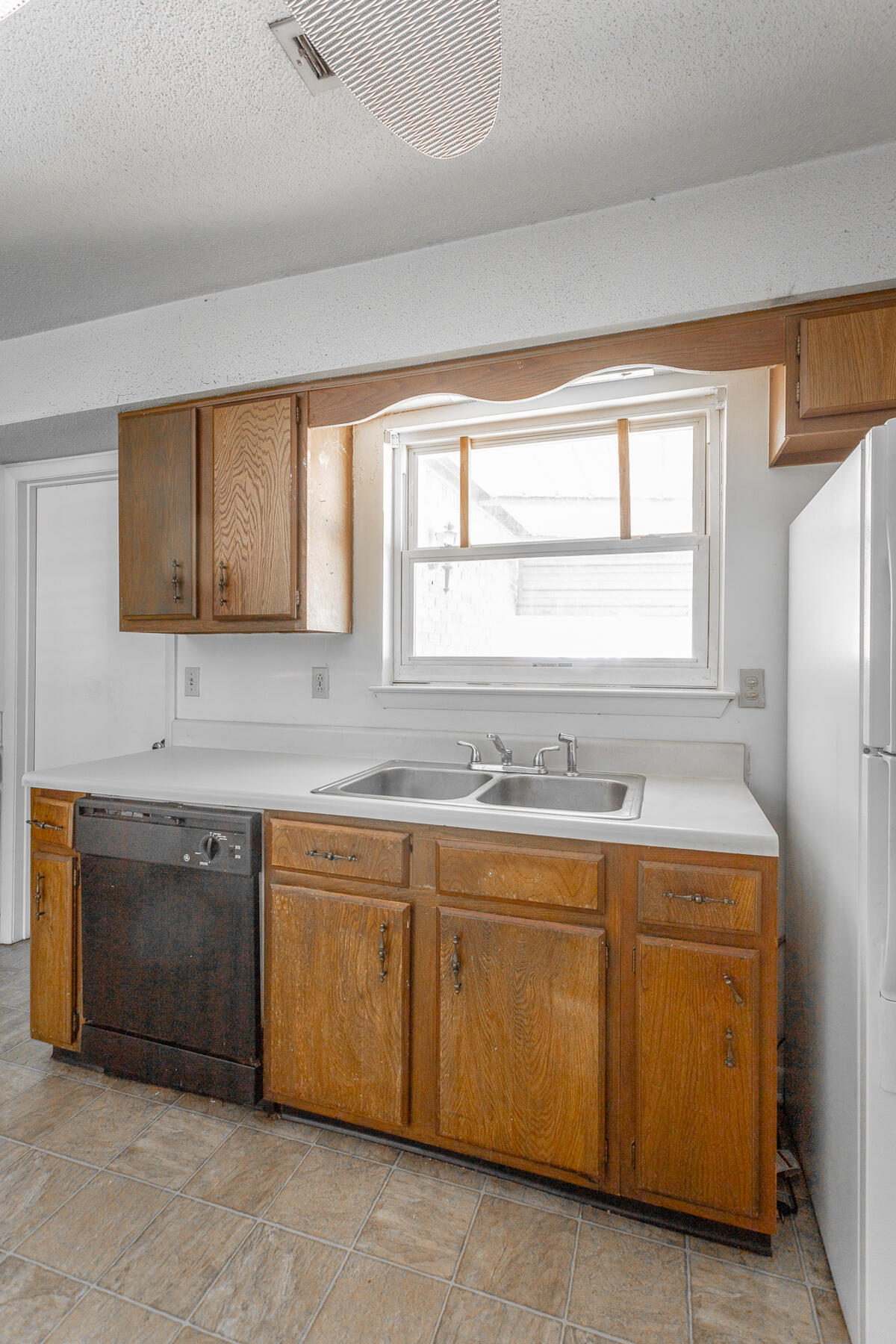 3634 Helen Lane
