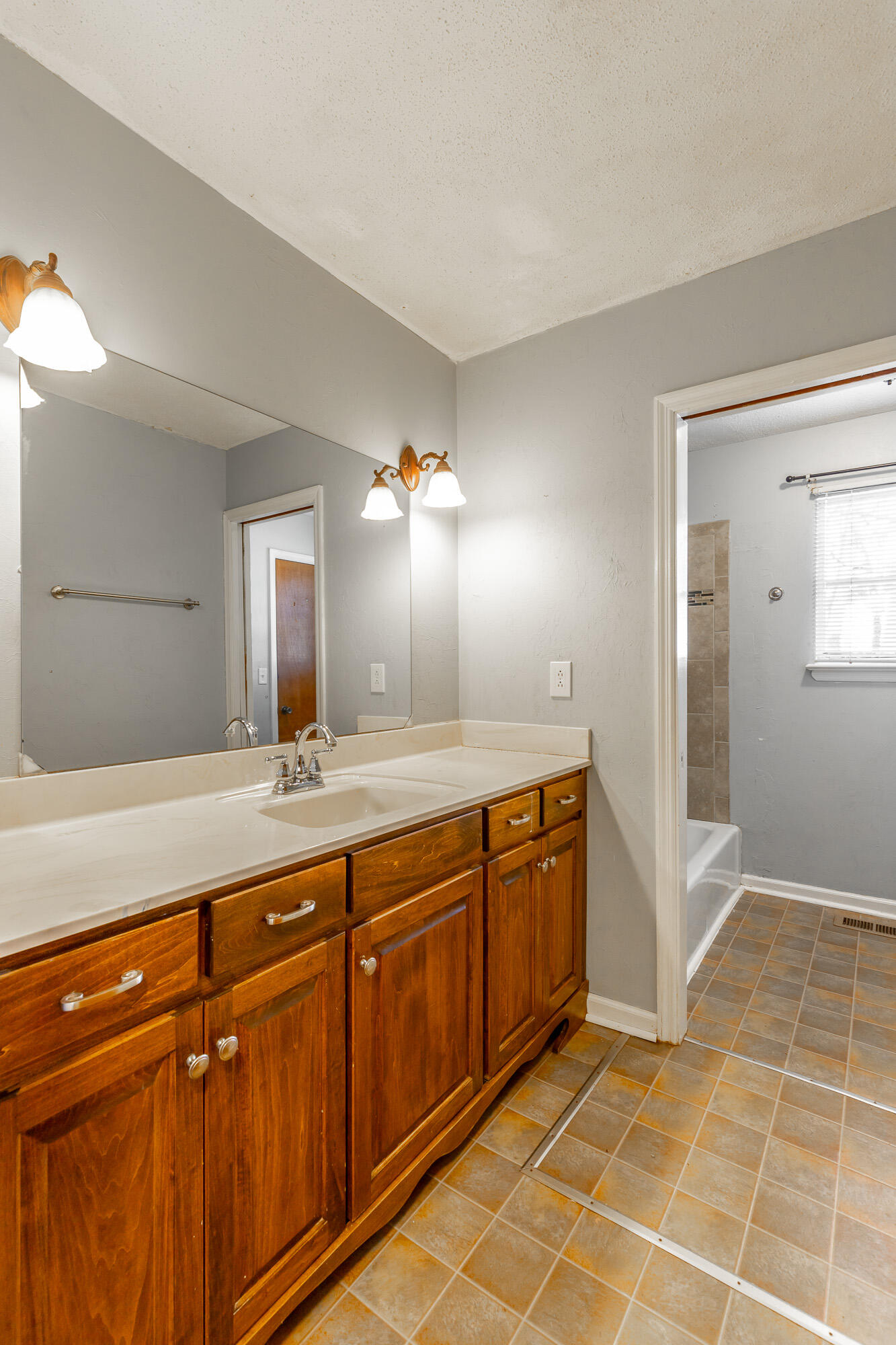 2500 Shenandoah Drive