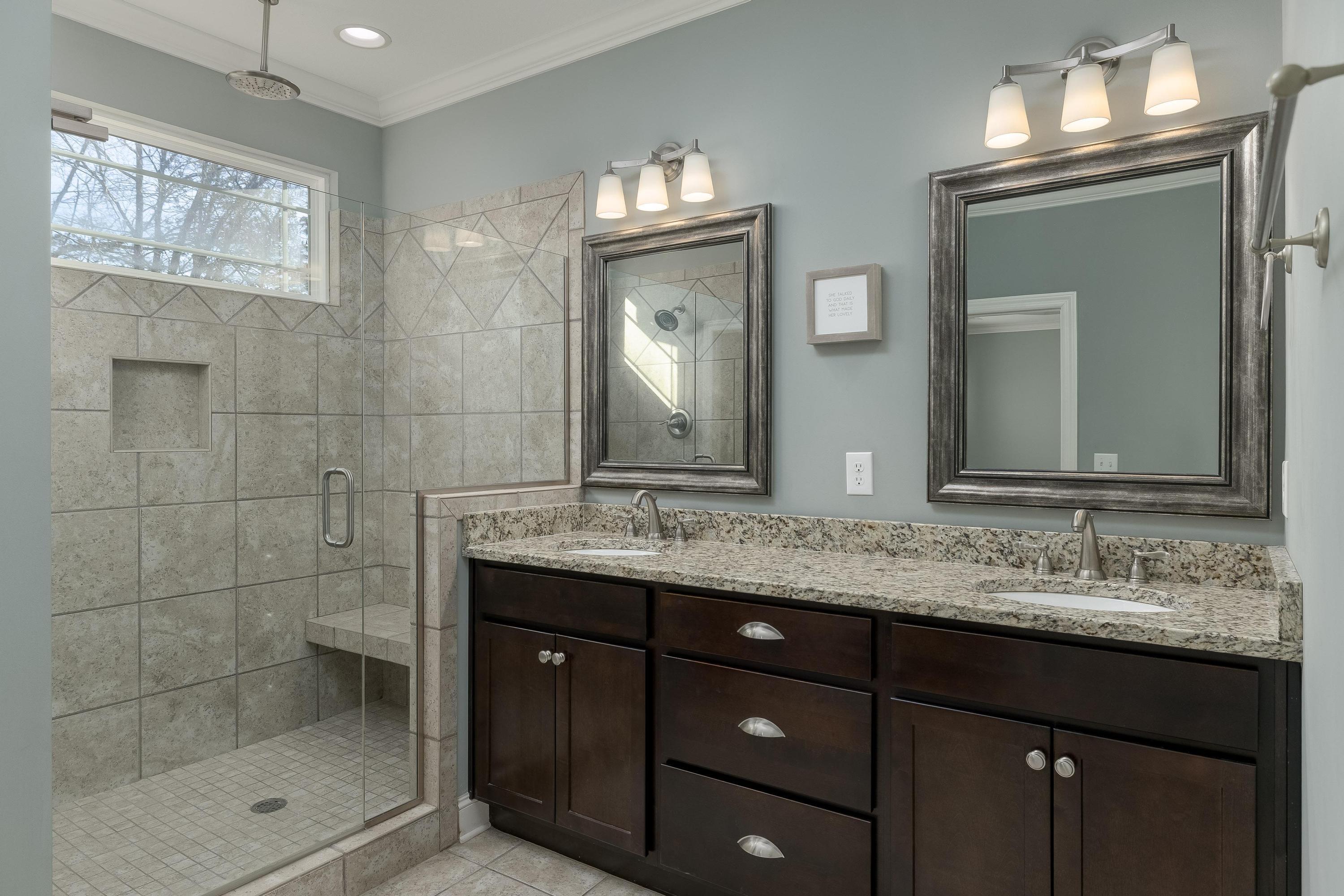 5475 Bungalow Circle