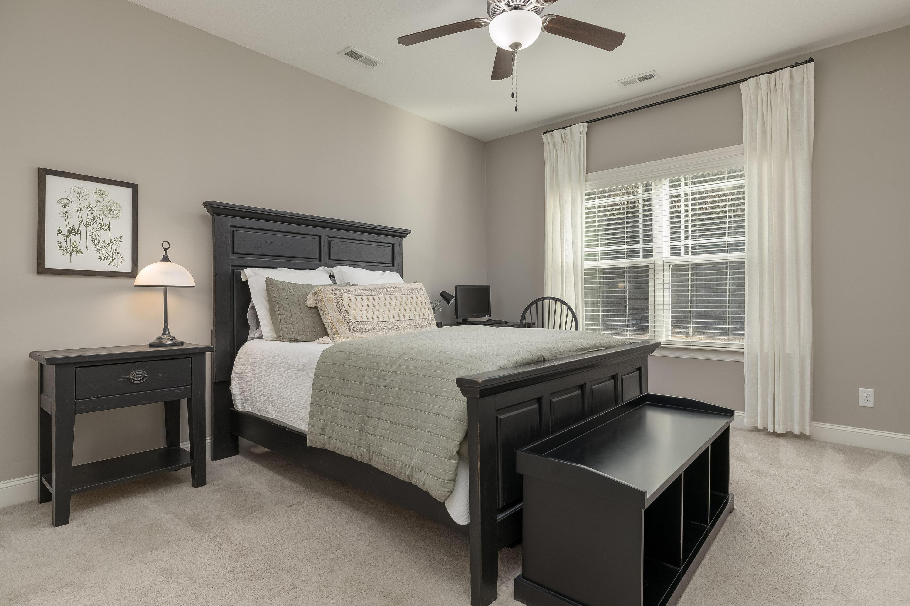 5475 Bungalow Circle