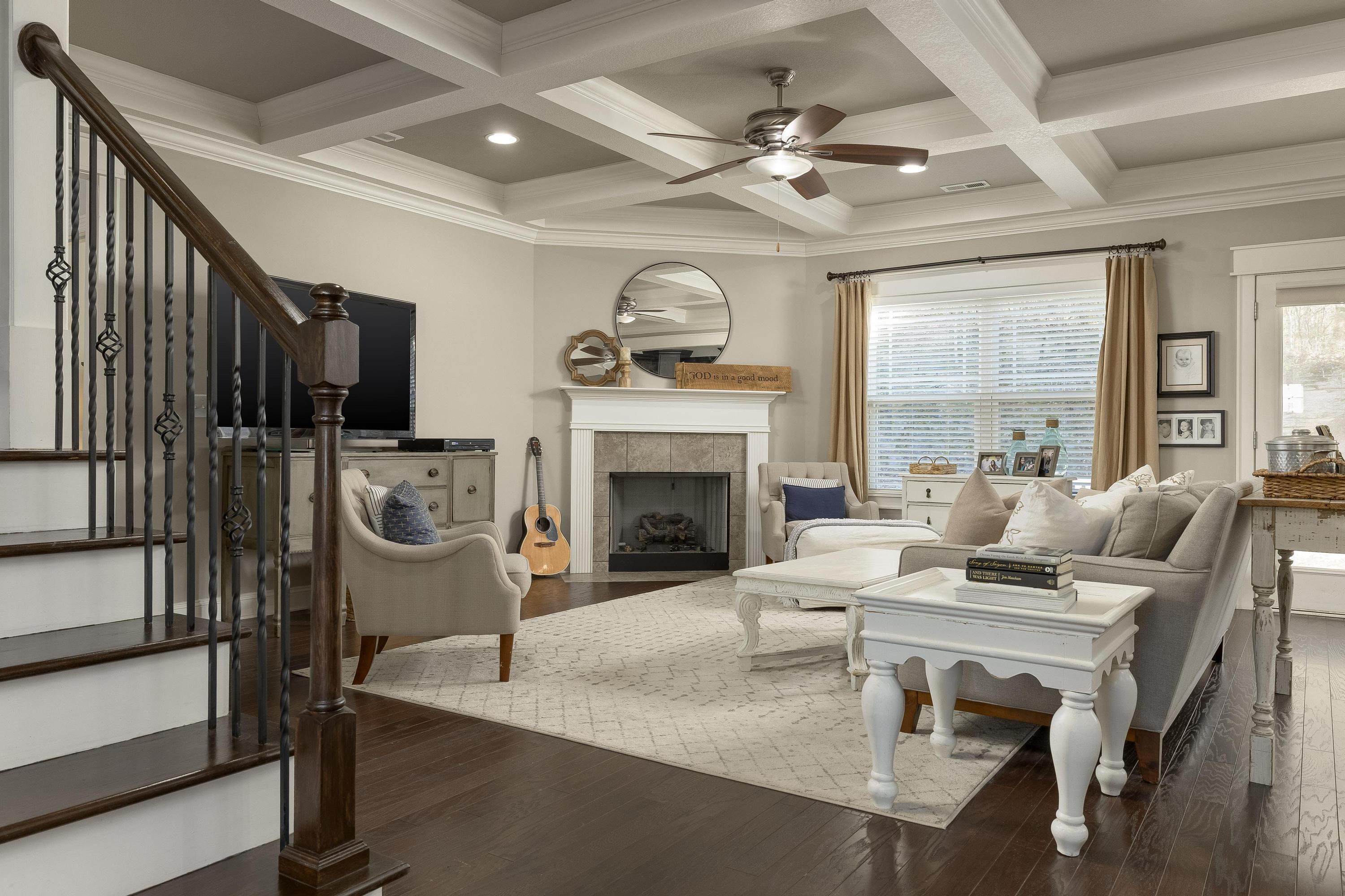 5475 Bungalow Circle