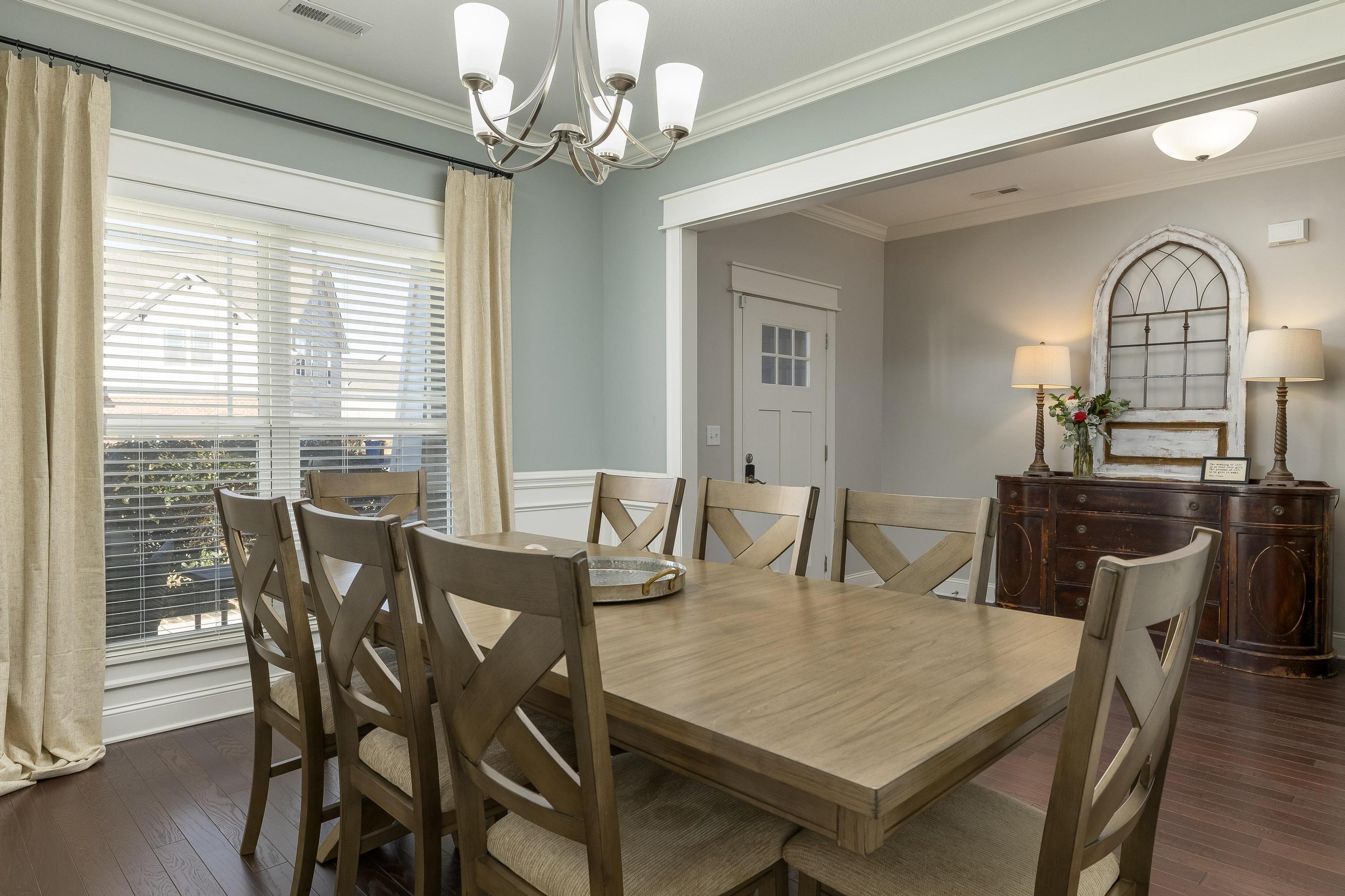 5475 Bungalow Circle