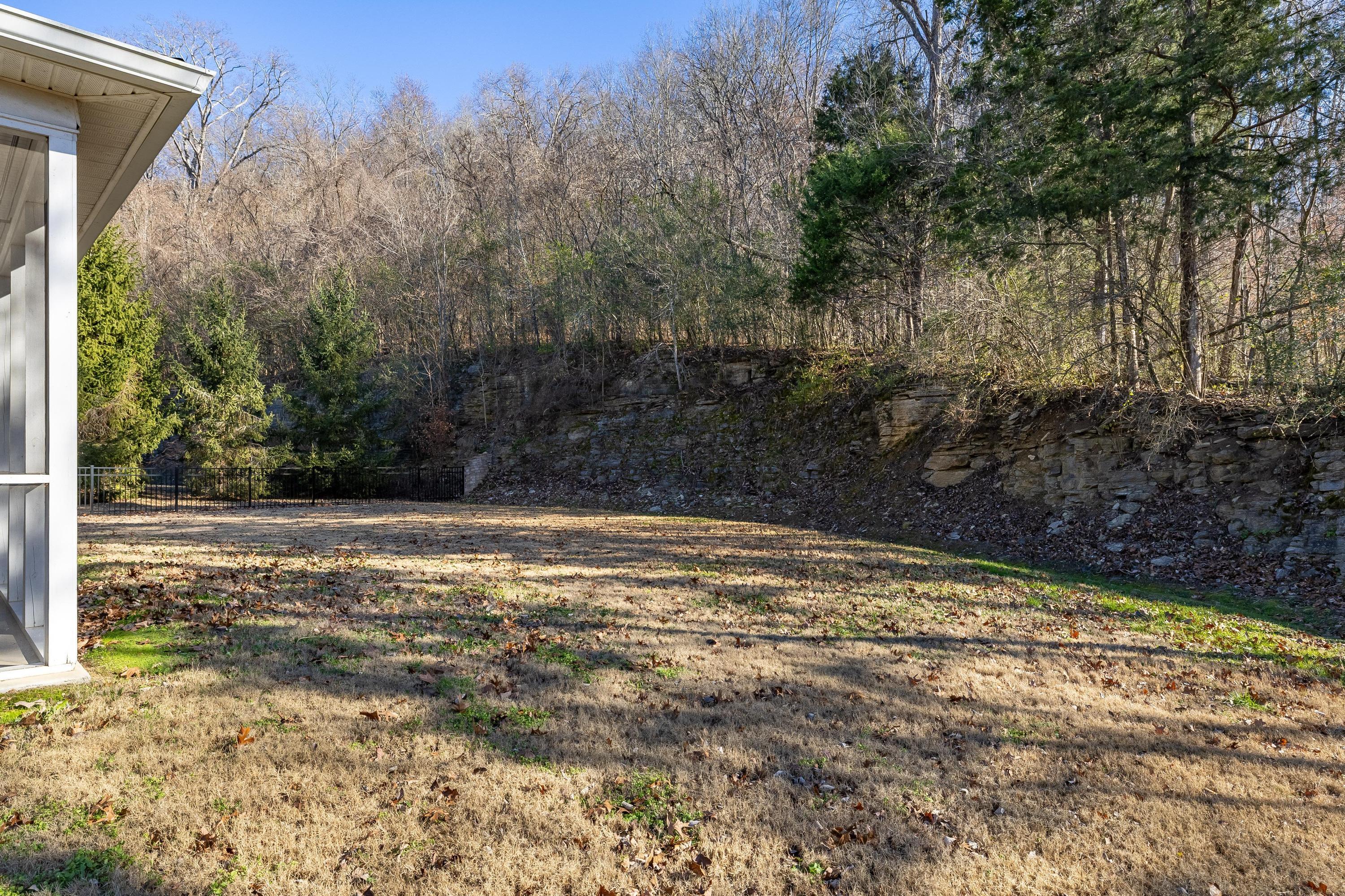 5475 Bungalow Circle