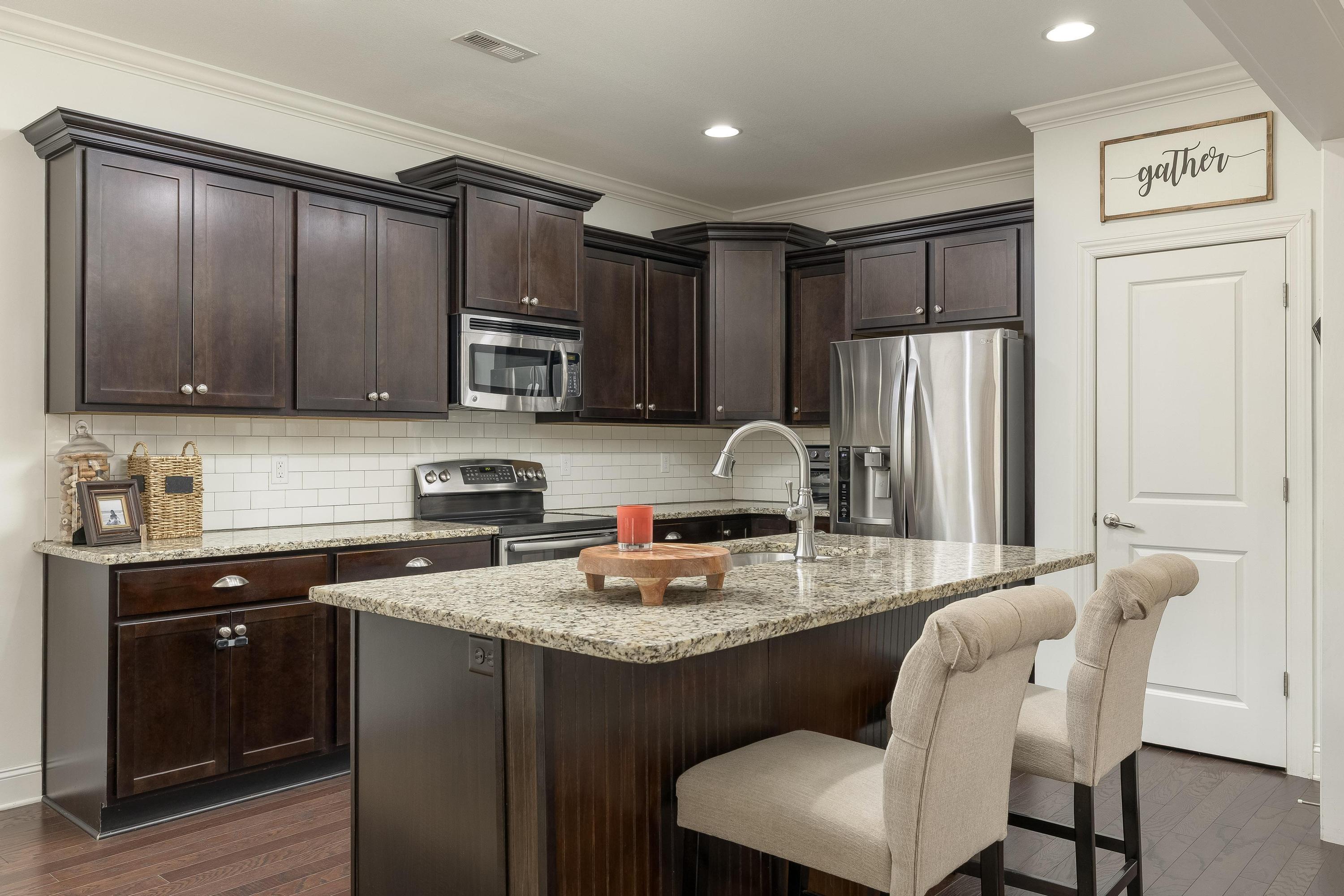 5475 Bungalow Circle