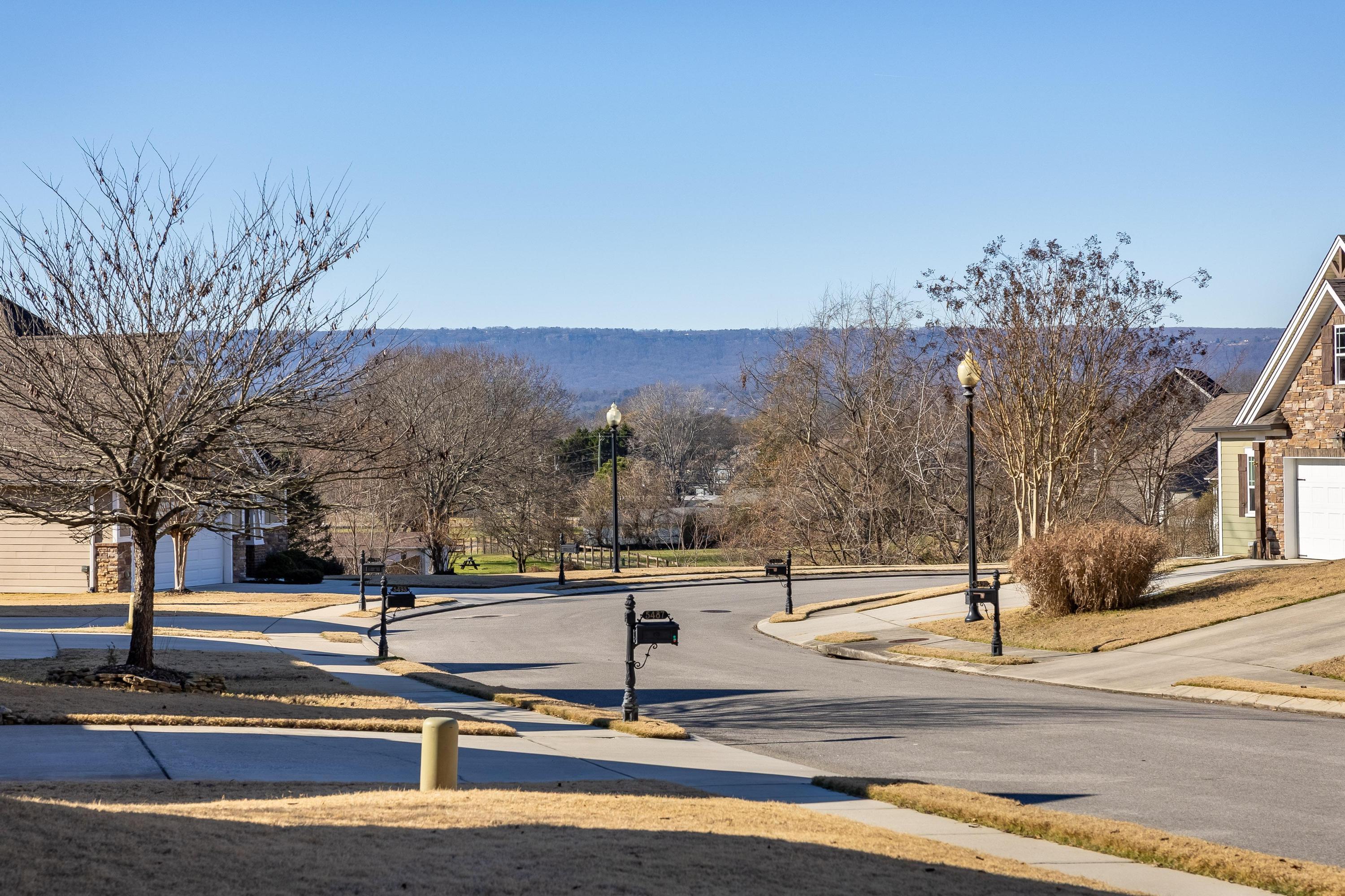 5475 Bungalow Circle